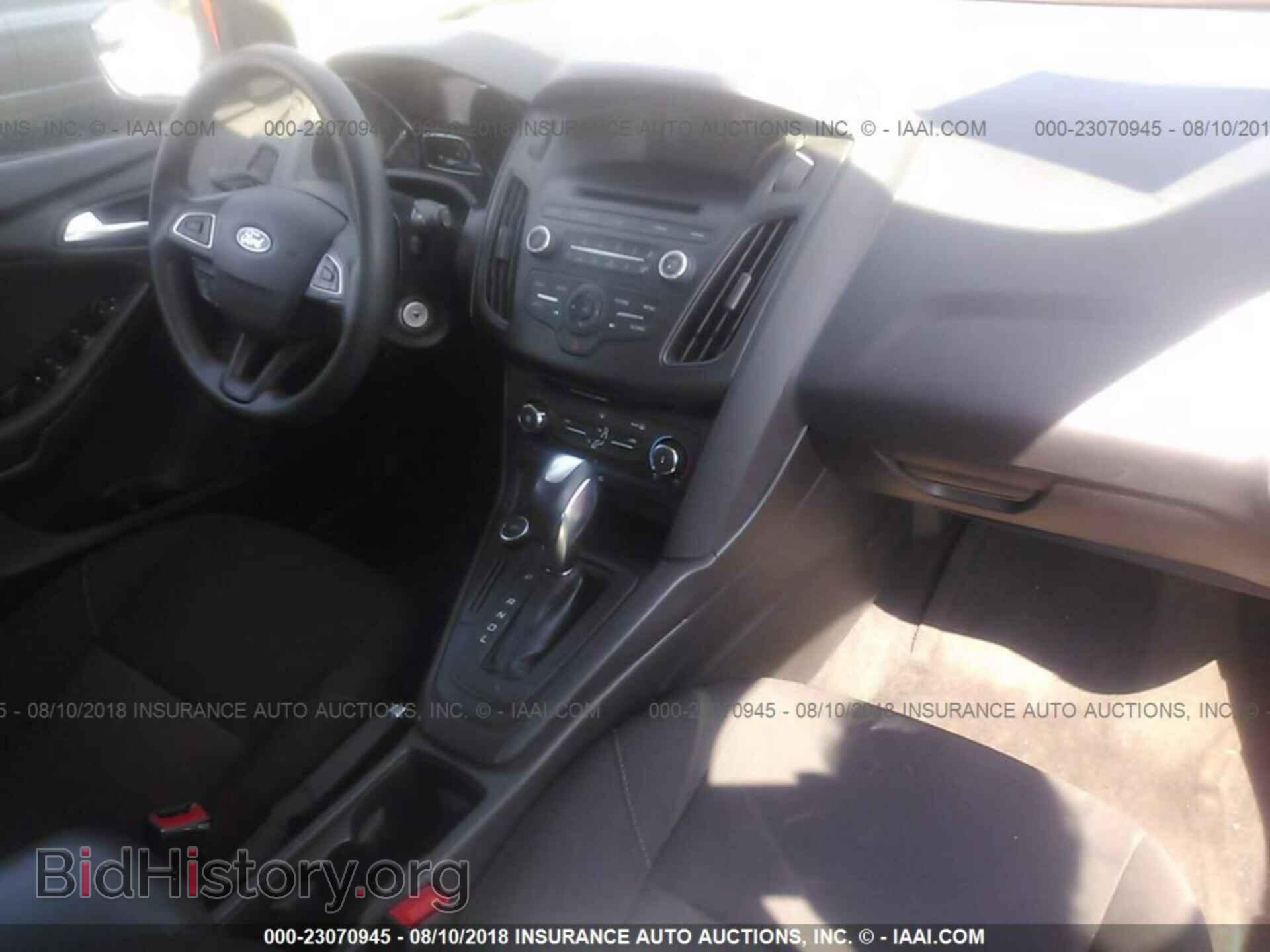 2016 Ford Focus - VIN: 1FADP3K2XGL339036 - Photo 5