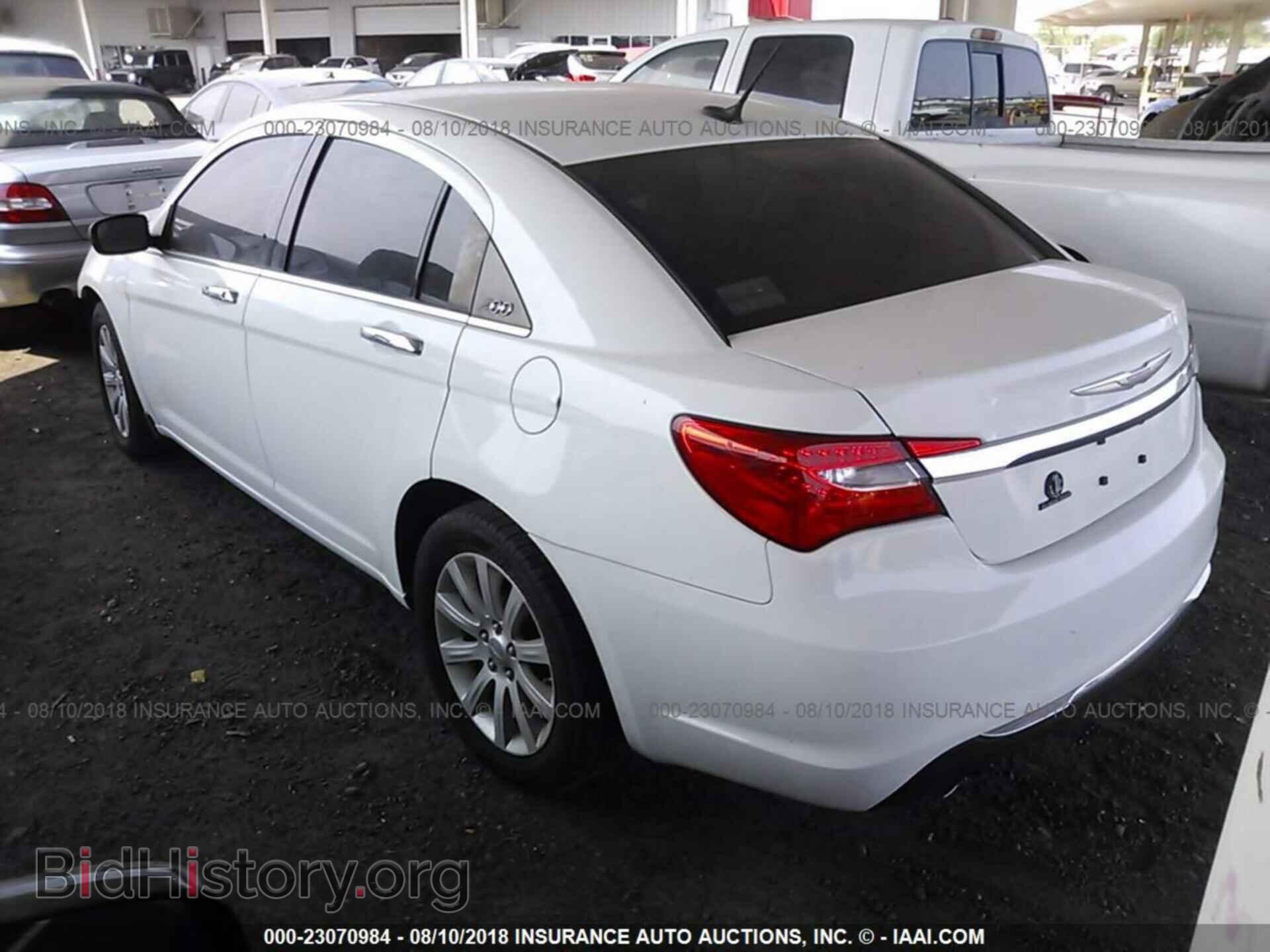 2014 Chrysler 200 - VIN: 1C3CCBCG2EN185238 - Photo 3