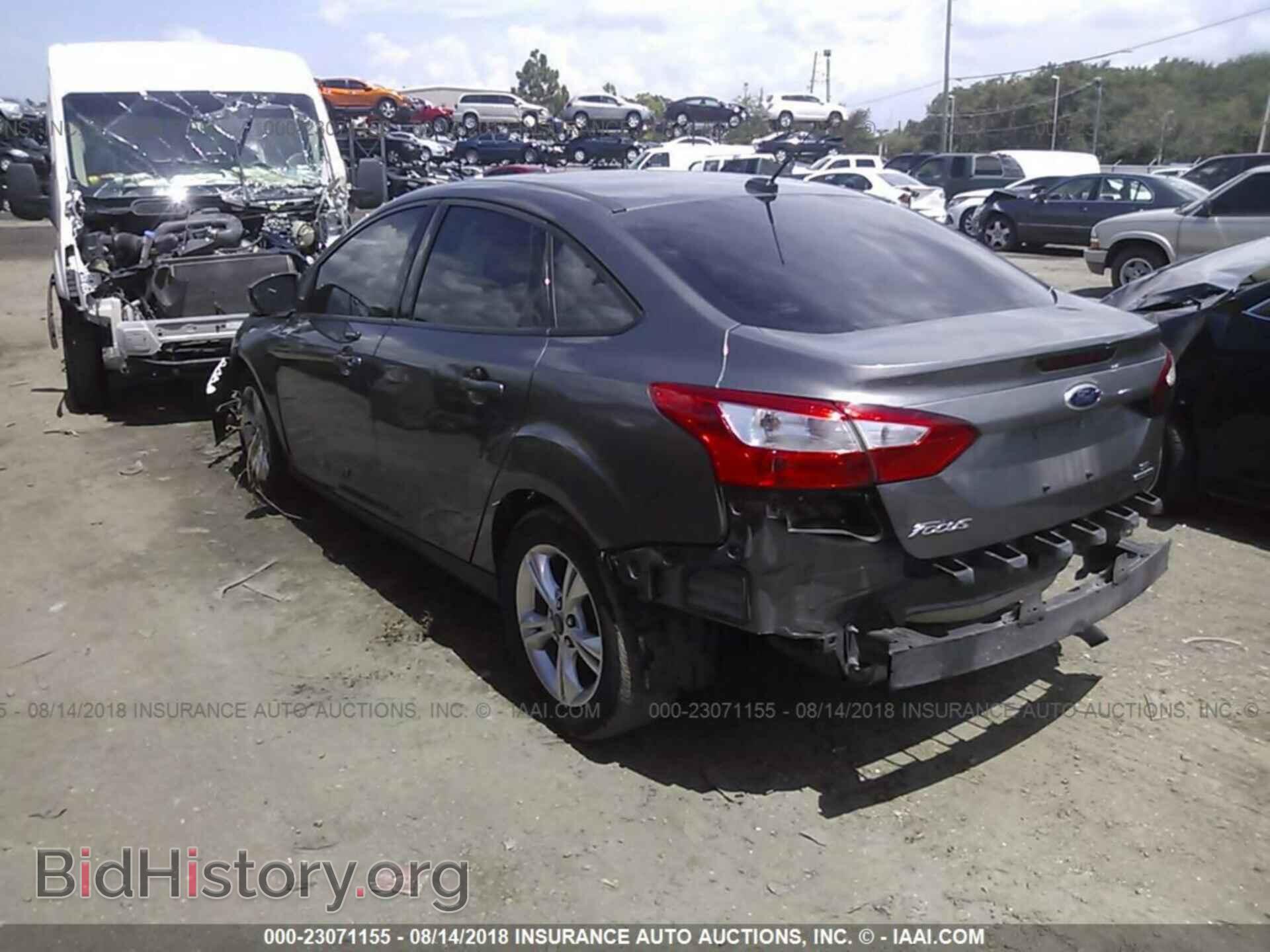 2014 Ford Focus - VIN: 1FADP3F29EL216352 - Фото 3