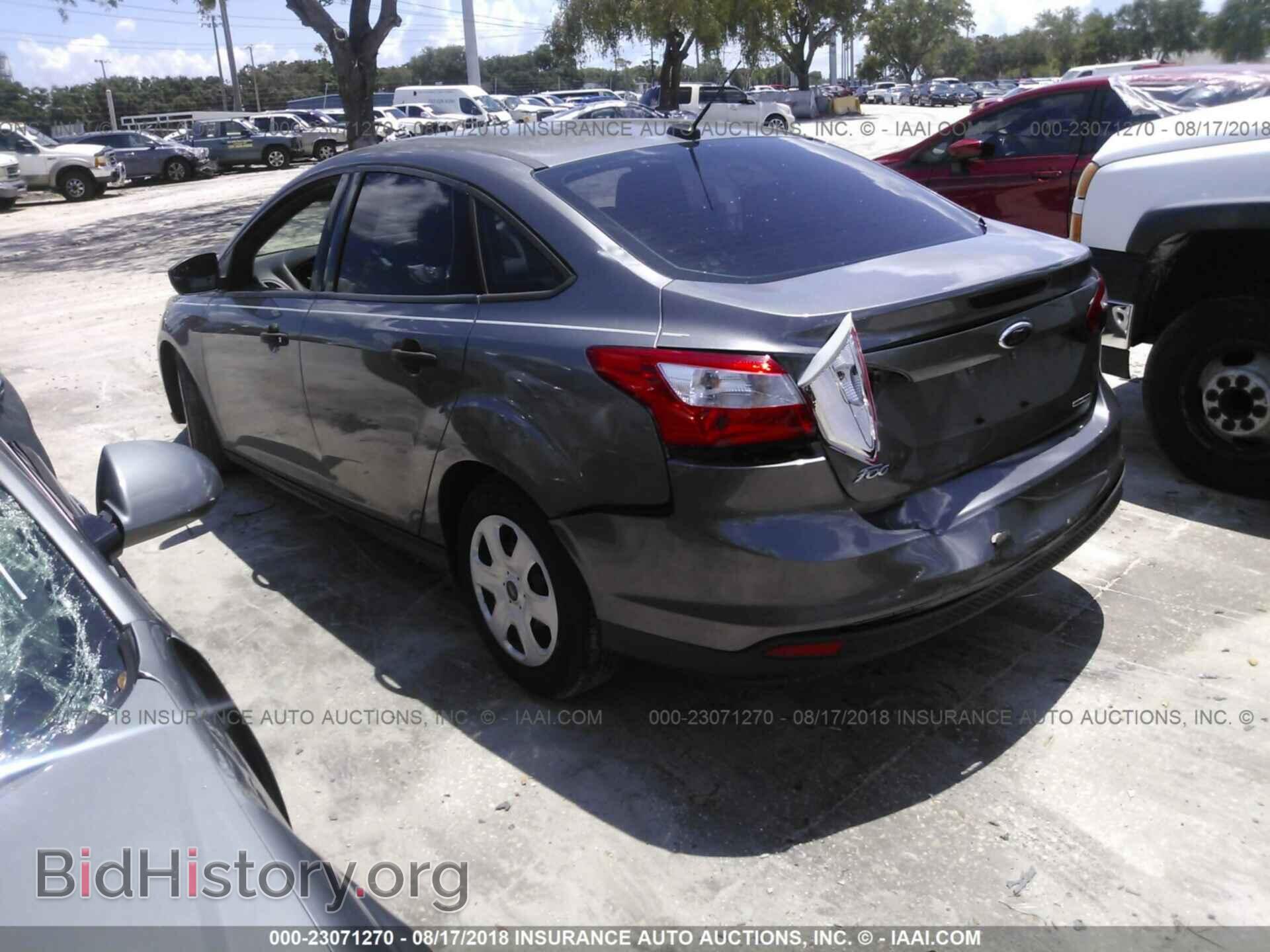 2014 Ford Focus - VIN: 1FADP3E26EL142230 - Фото 3
