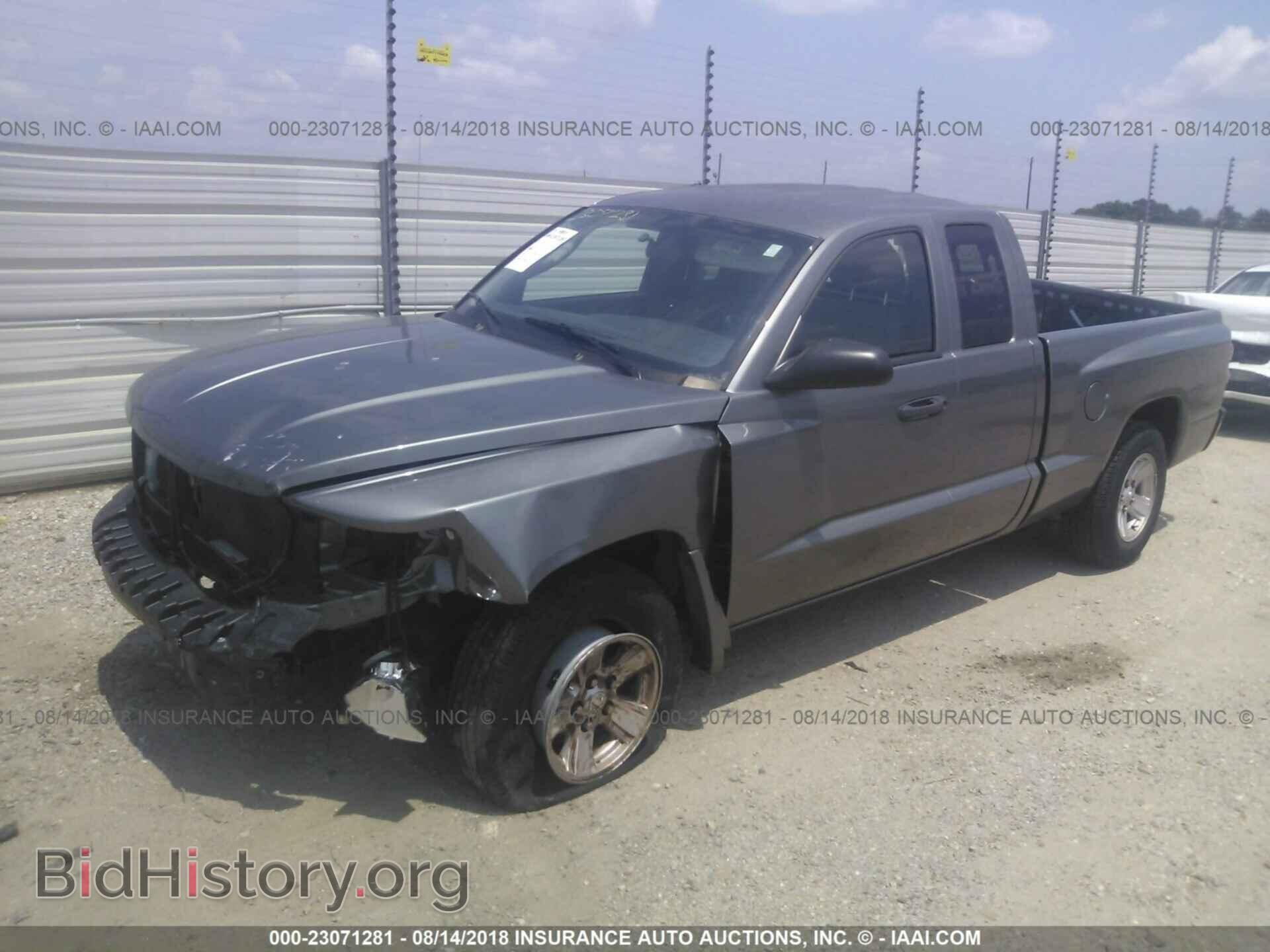 2011 Dodge Dakota - VIN: 1D7RE2BK6BS537844 - Фото 2