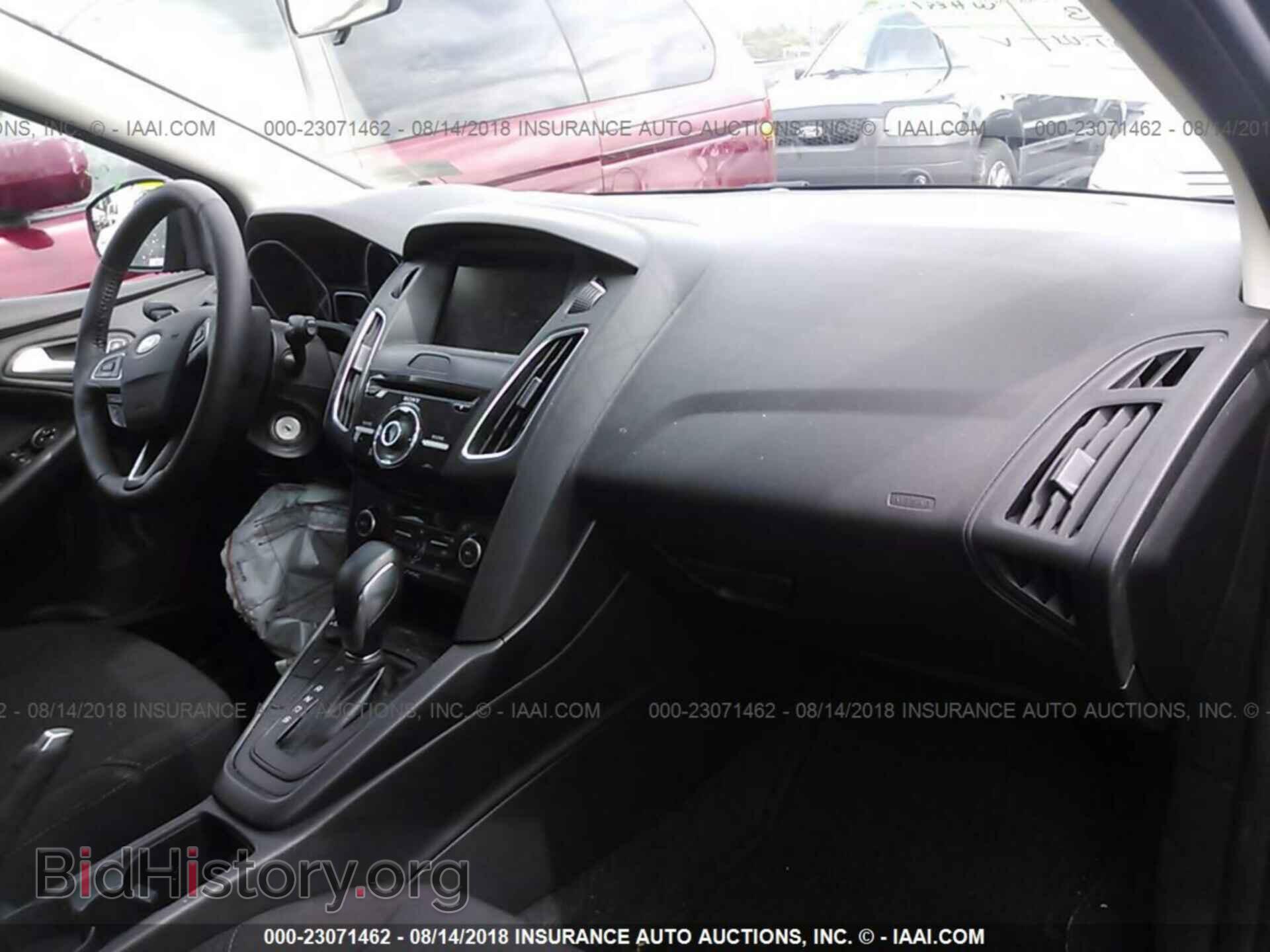 2018 Ford Focus - VIN: 1FADP3M27JL254823 - Фото 5