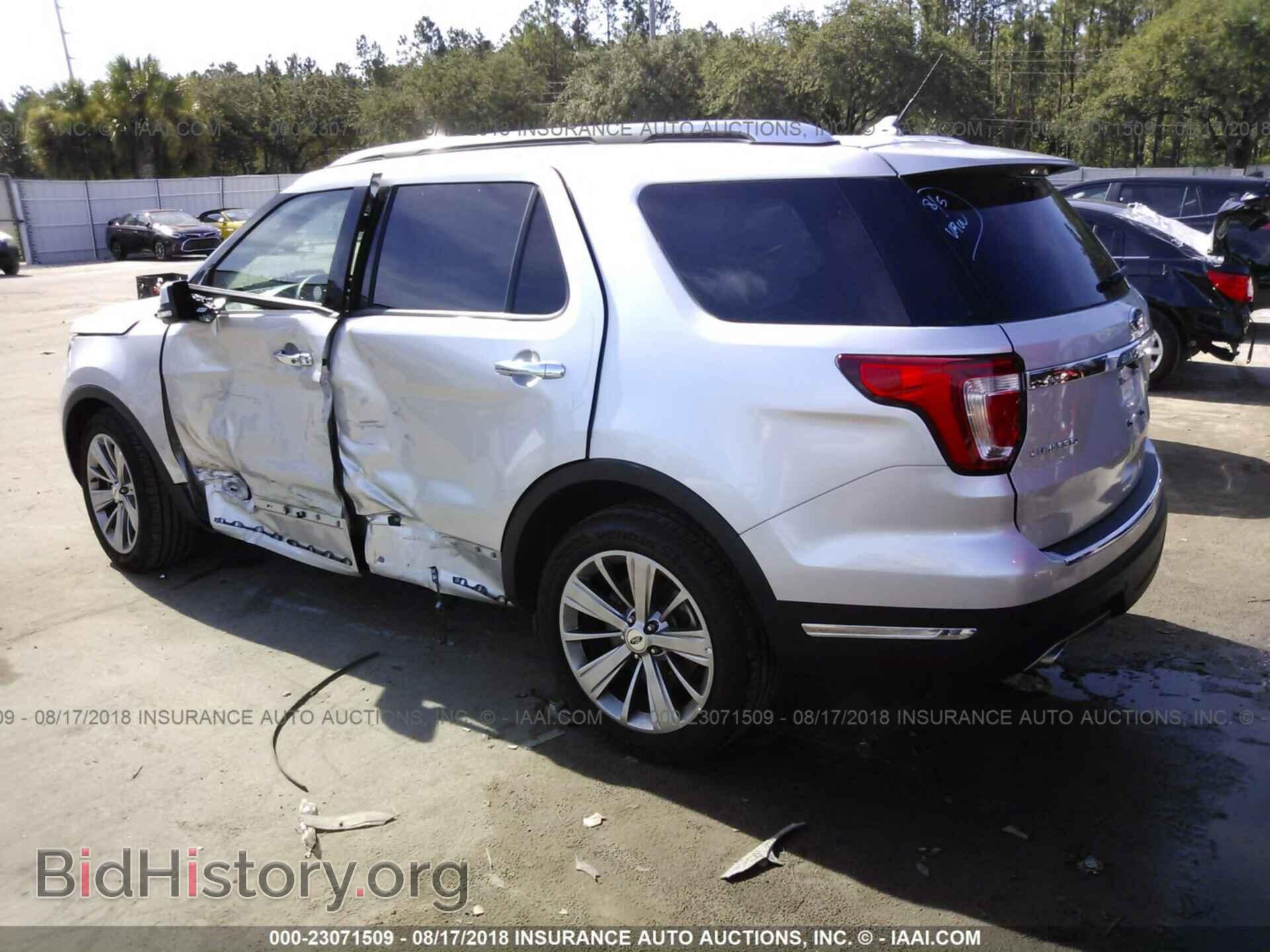 2018 Ford Explorer - VIN: 1FM5K7F8XJGA27782 - Photo 3