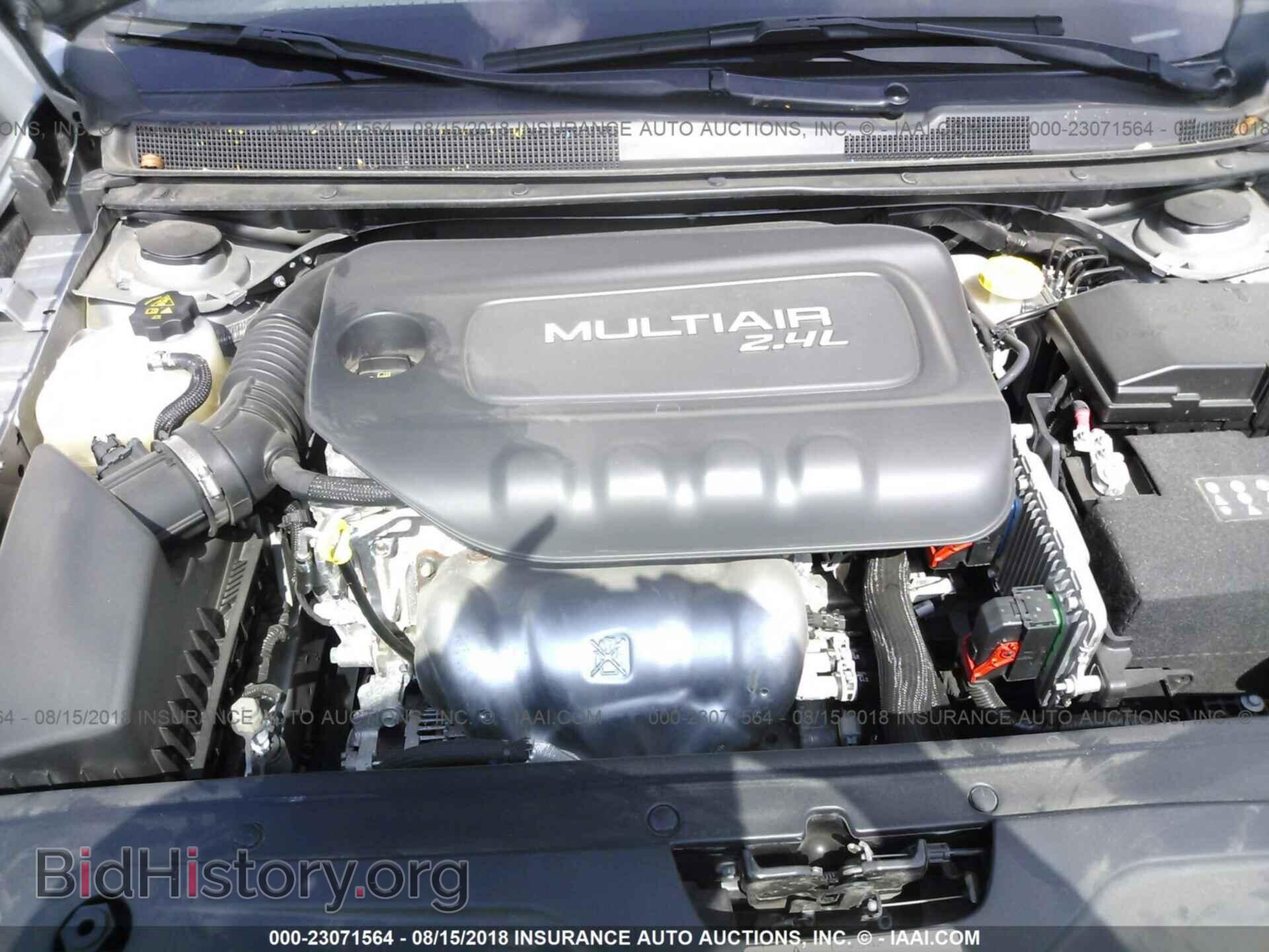 2017 Chrysler 200 - VIN: 1C3CCCAB5HN502706 - Фото 10