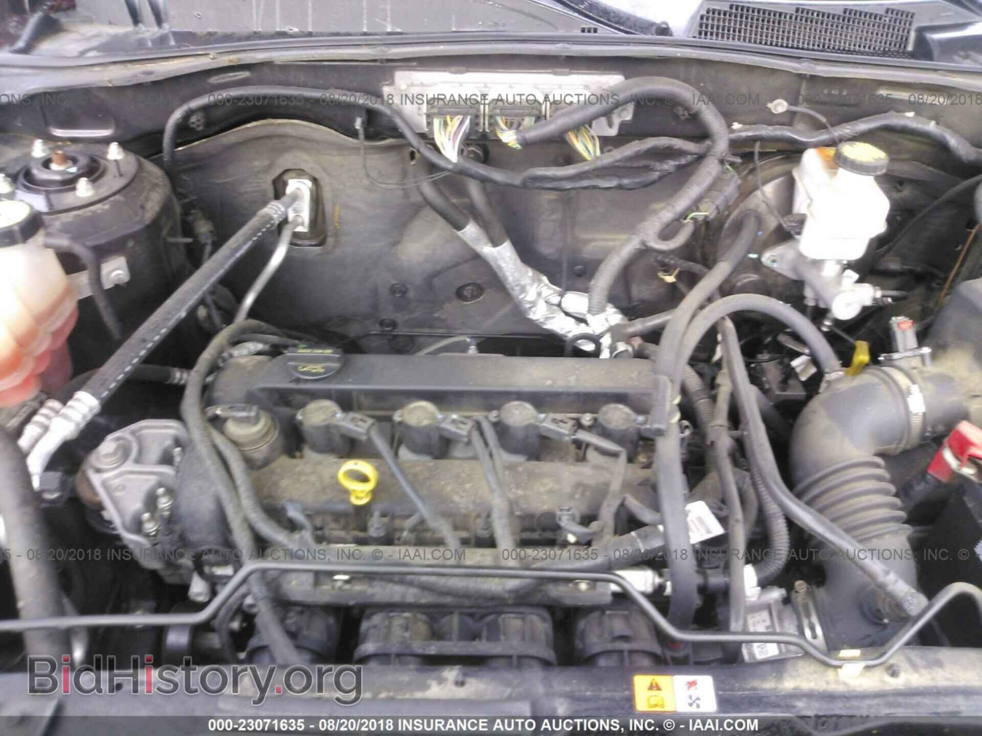 2011 Ford Escape - VIN: 1FMCU0D74BKB97394 - Фото 10