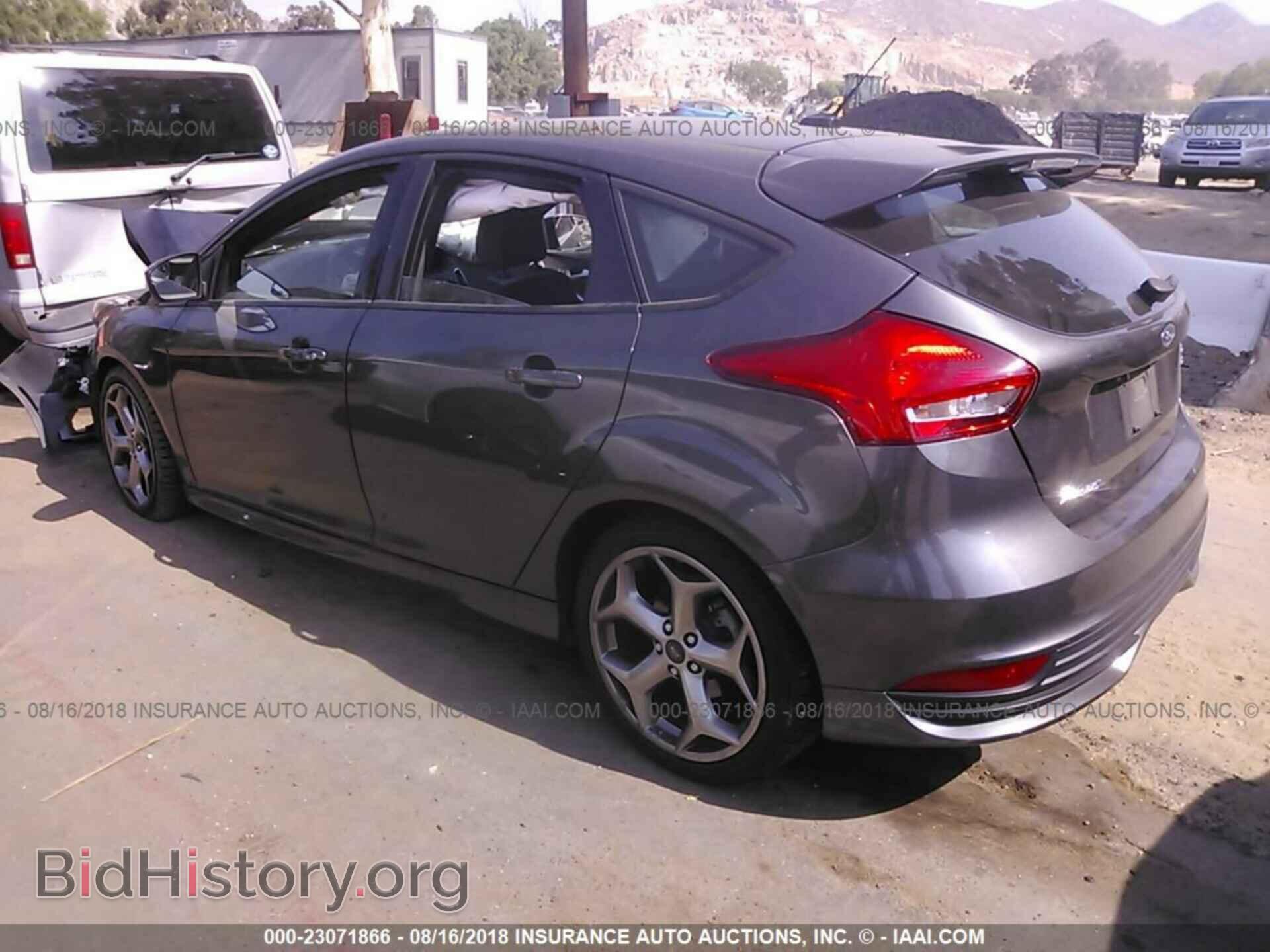 2017 Ford Focus - VIN: 1FADP3L93HL214781 - Фото 3