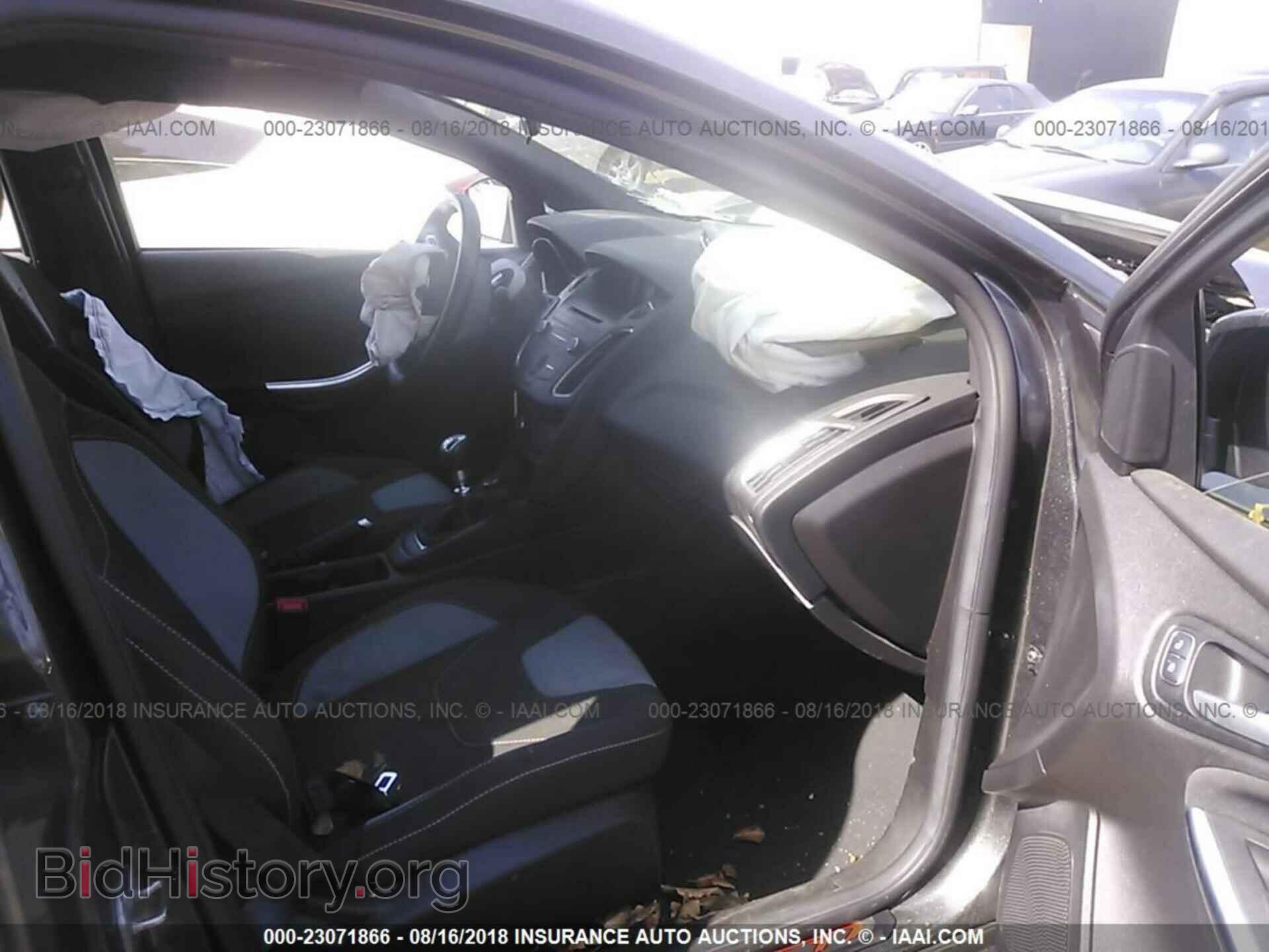 2017 Ford Focus - VIN: 1FADP3L93HL214781 - Фото 5