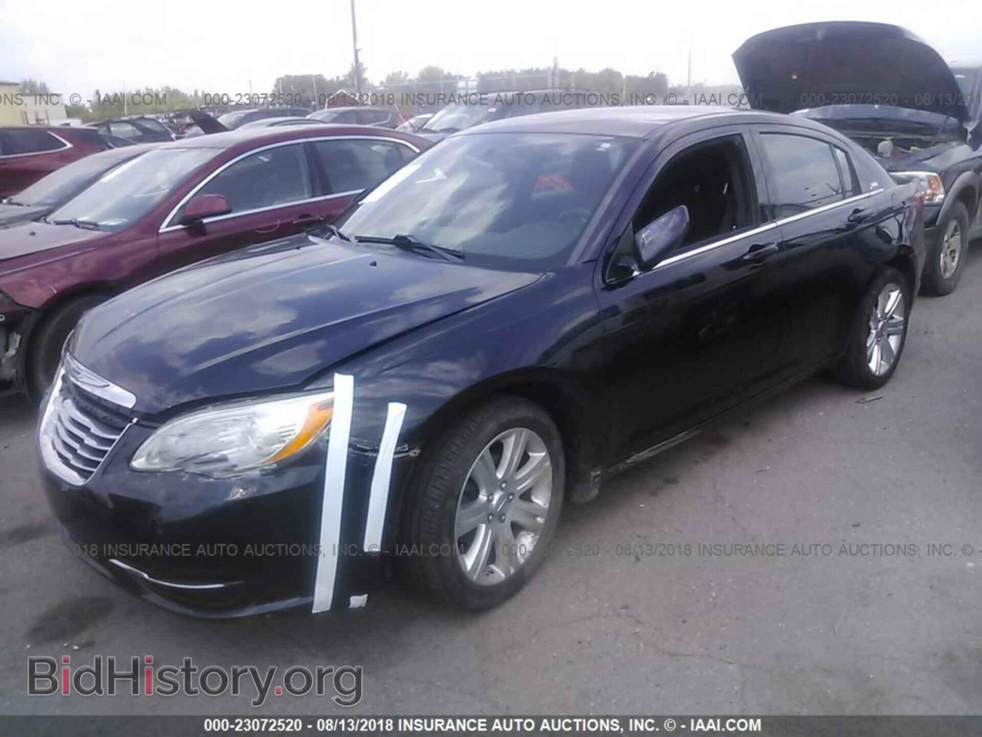2011 Chrysler 200 - VIN: 1C3BC1FB9BN568823 - Photo 2