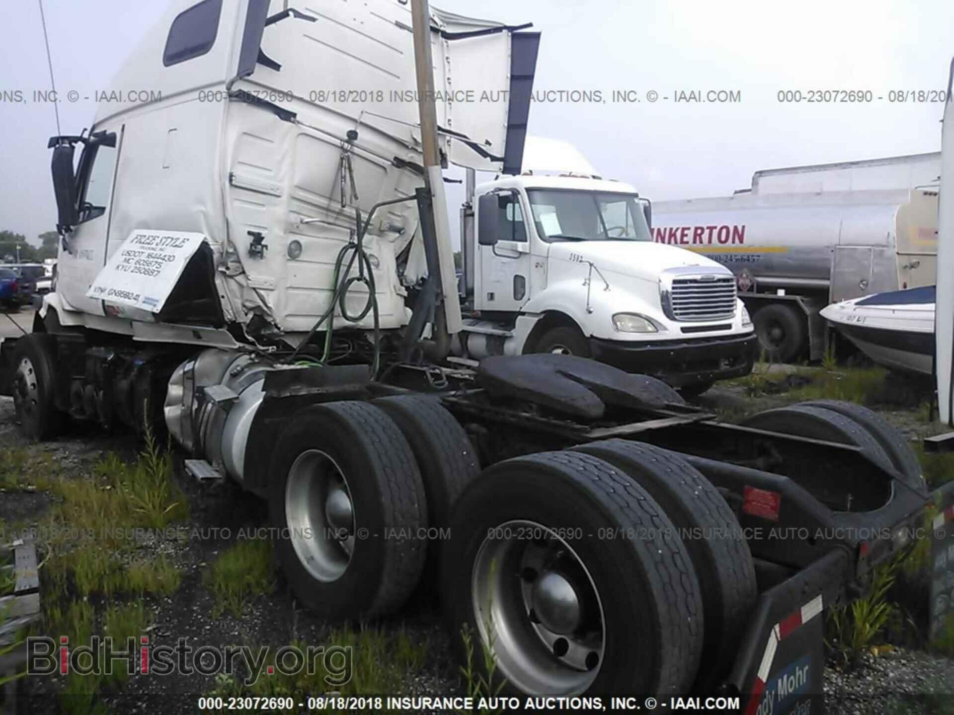 2016 Volvo Vnl - VIN: 4V4NC9EH2GN959241 - Фото 3