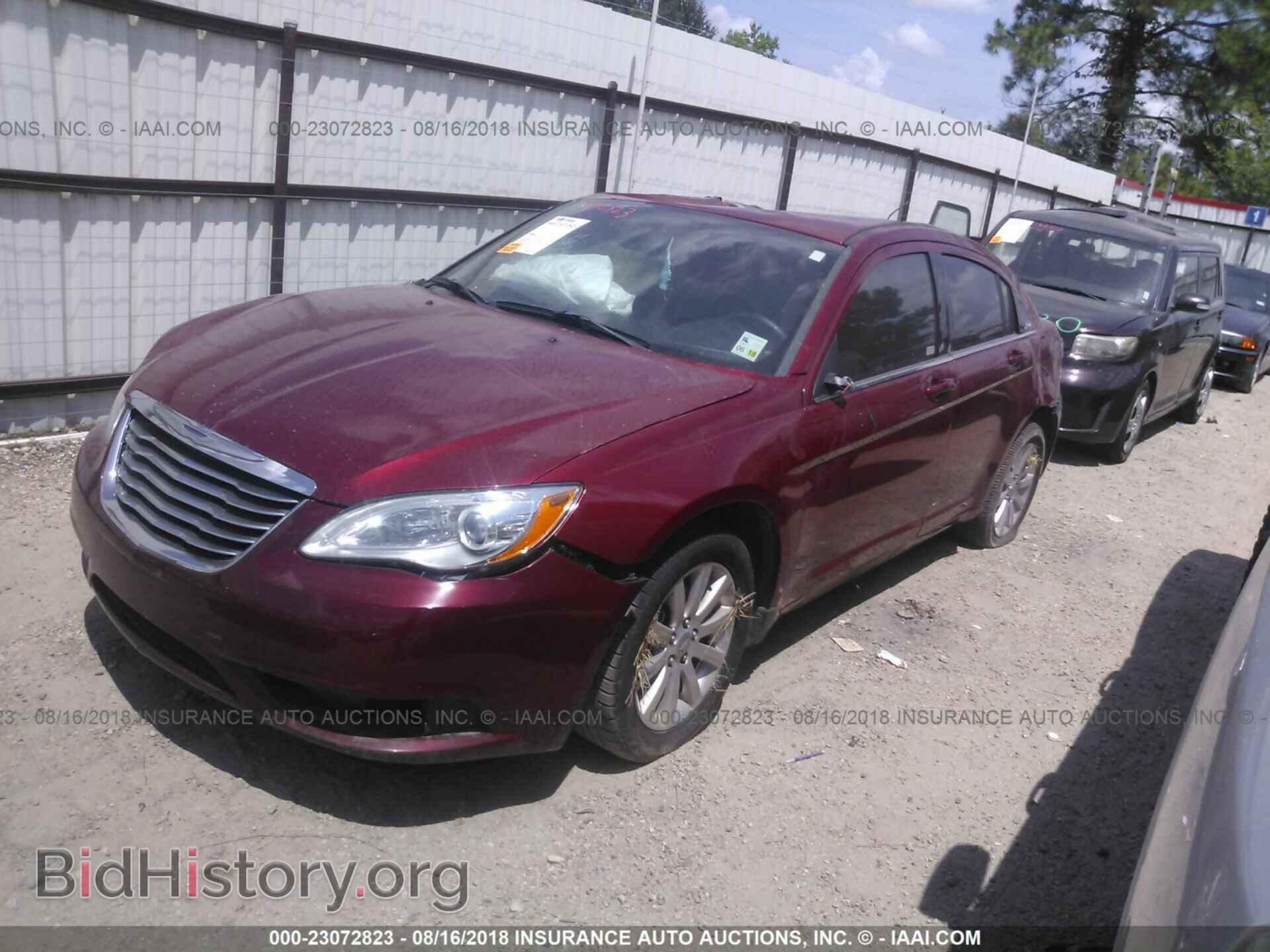 2013 Chrysler 200 - VIN: 1C3CCBBB5DN764096 - Photo 2