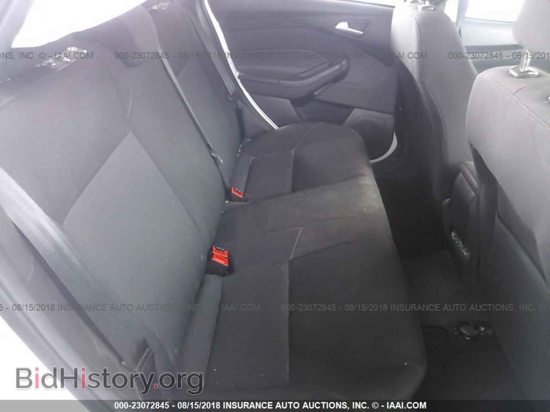 2018 Ford Focus - VIN: 1FADP3F23JL245582 - Фото 8