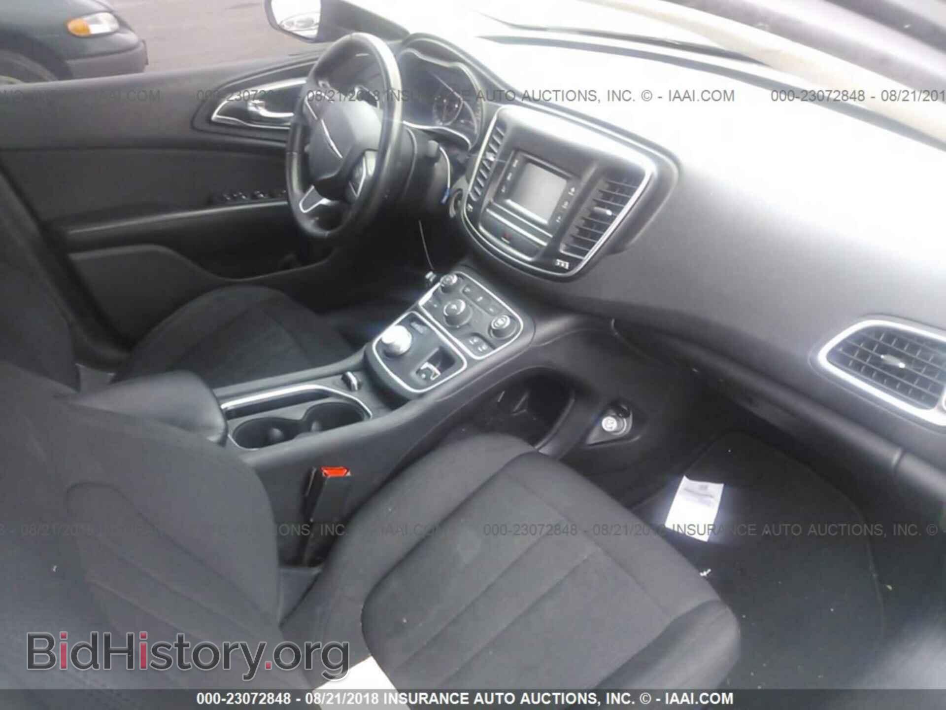 2015 Chrysler 200 - VIN: 1C3CCCAB0FN732795 - Photo 5