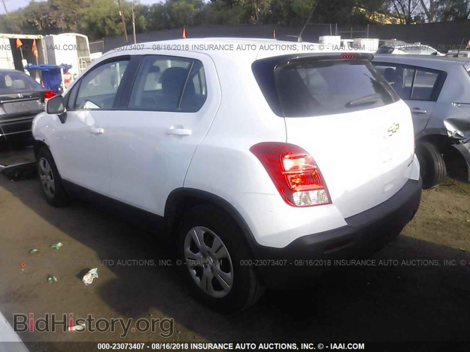 2016 Chevrolet Trax - VIN: 3GNCJKSB1GL256821 - Фото 3