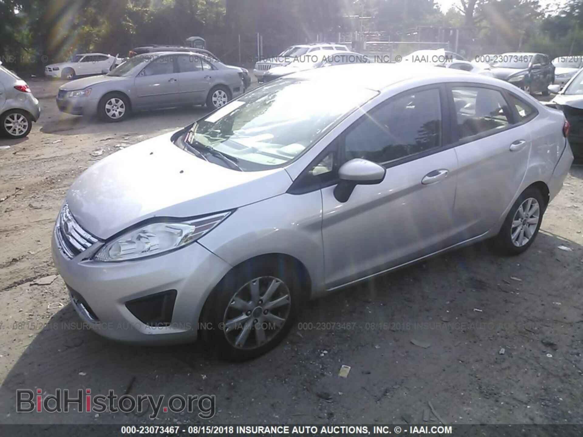 2012 Ford Fiesta - VIN: 3FADP4BJ6CM215450 - Фото 2
