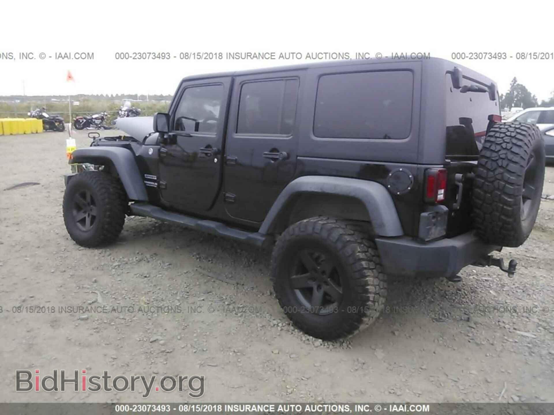 2011 Jeep Wrangler - VIN: 1J4BA3H13BL597841 - Фото 3