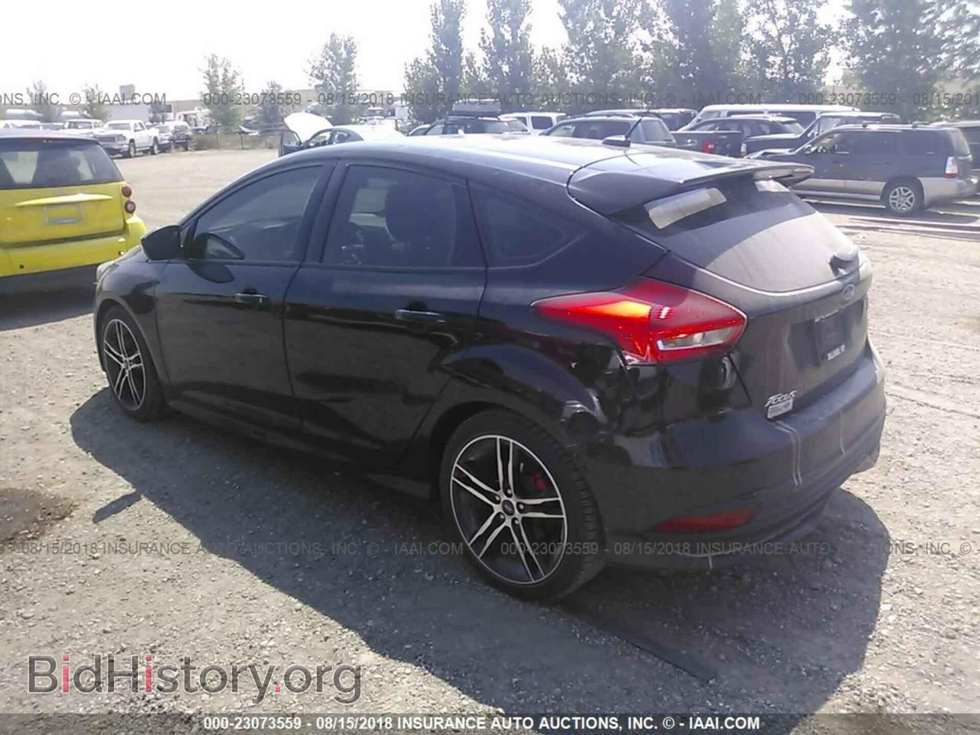 2017 Ford Focus - VIN: 1FADP3L95HL308743 - Photo 3