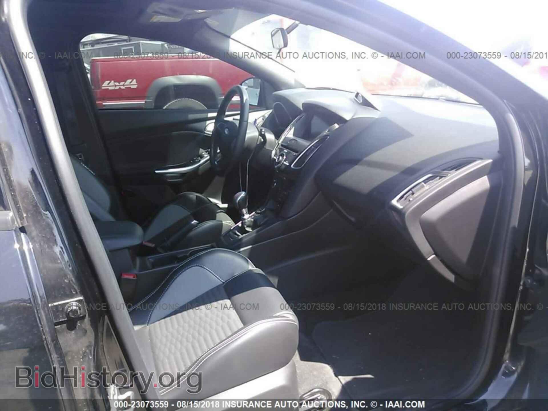 2017 Ford Focus - VIN: 1FADP3L95HL308743 - Photo 5