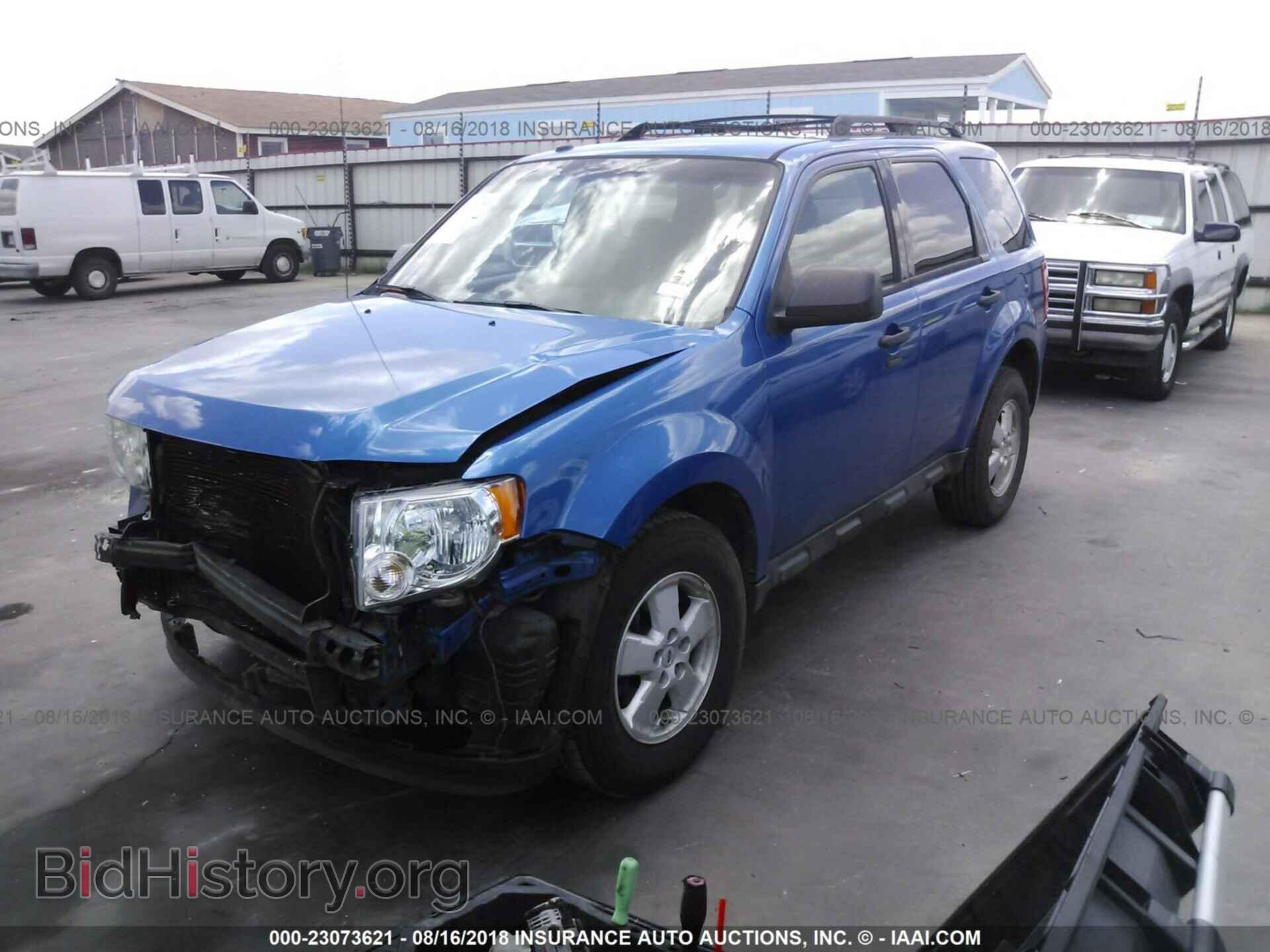 2011 Ford Escape - VIN: 1FMCU0D74BKB42847 - Photo 2