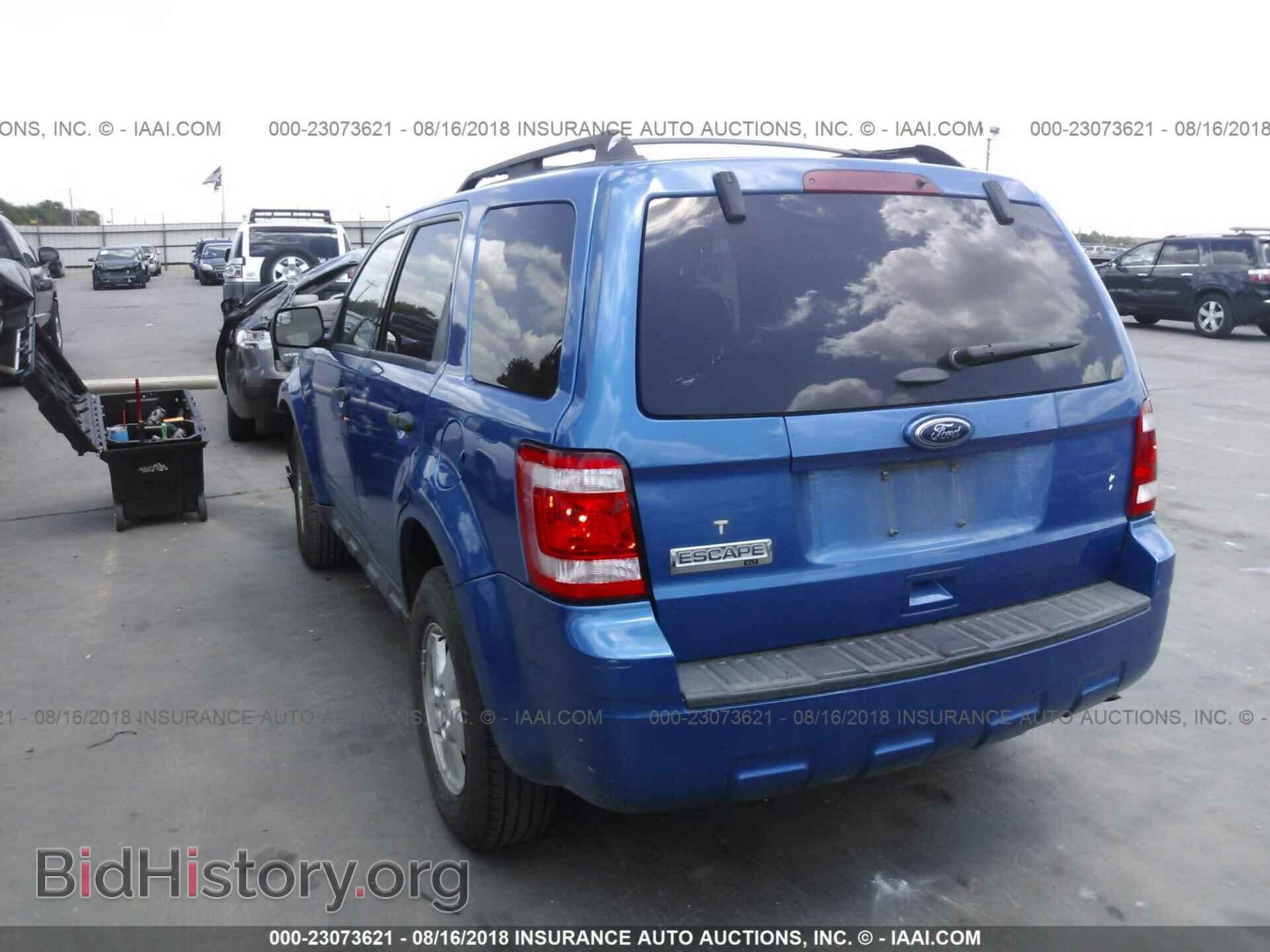2011 Ford Escape - VIN: 1FMCU0D74BKB42847 - Photo 3