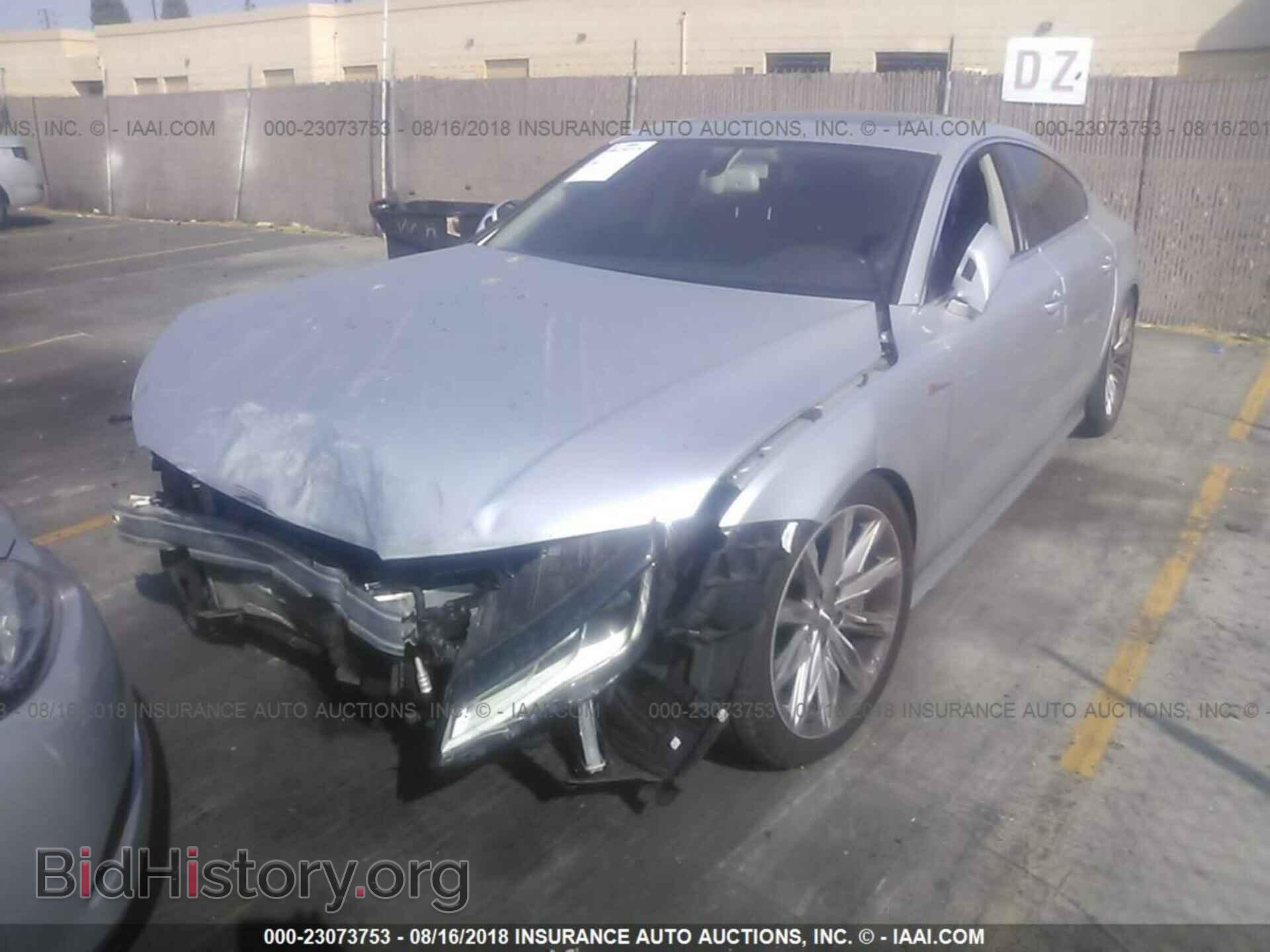 2012 Audi A7 - VIN: WAUSGAFC0CN001956 - Фото 2