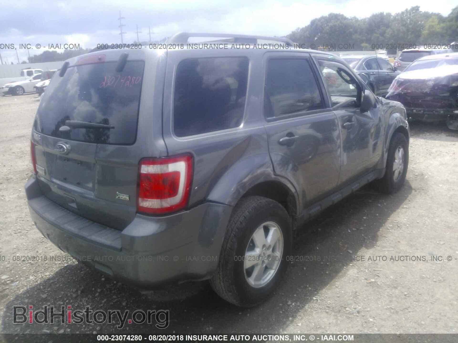 2011 Ford Escape - VIN: 1FMCU0DG0BKB85176 - Photo 4