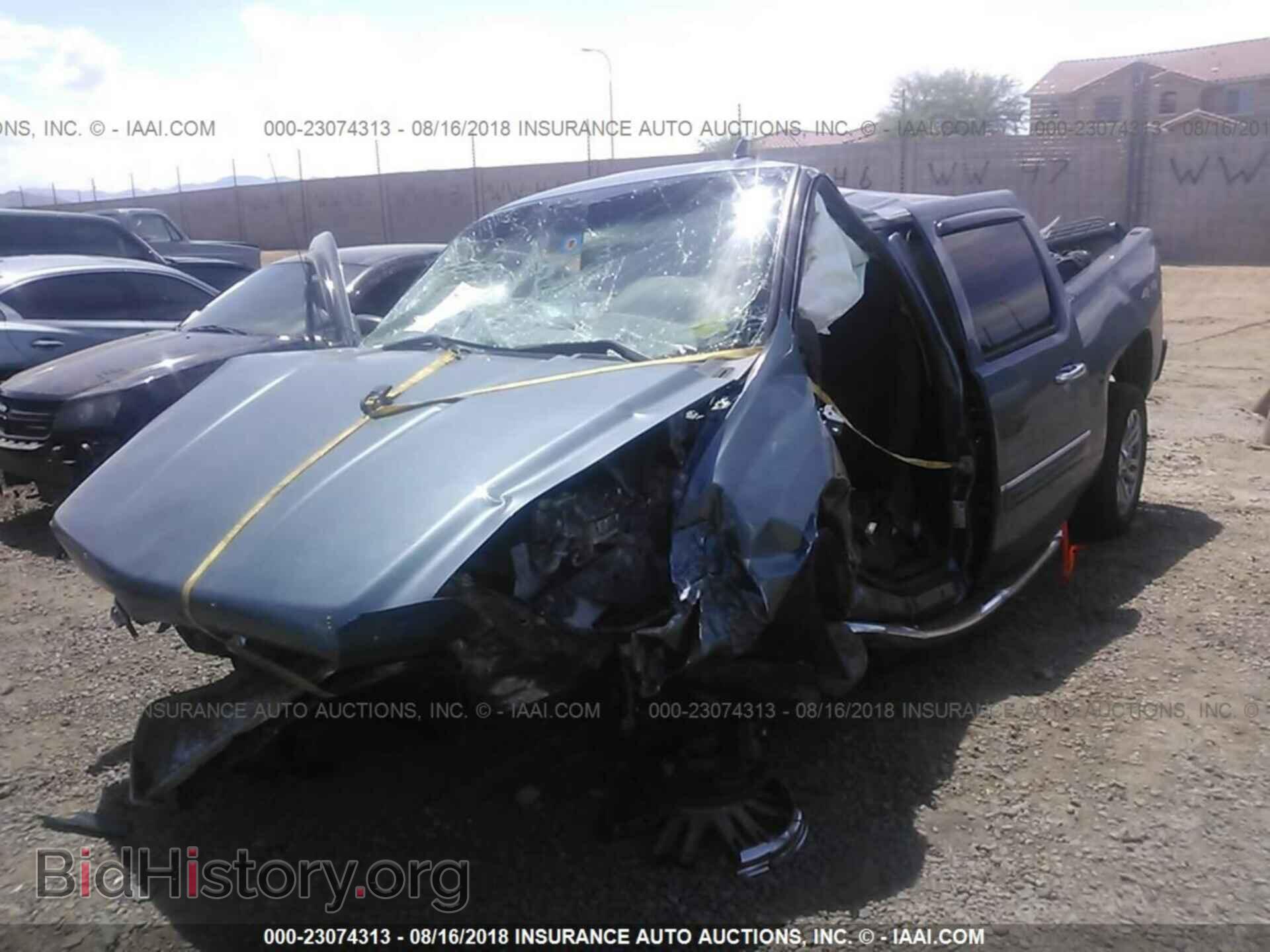 2011 CHEVROLET SILVERADO - VIN: 3GCPKSE32BG102664 - Фото 2