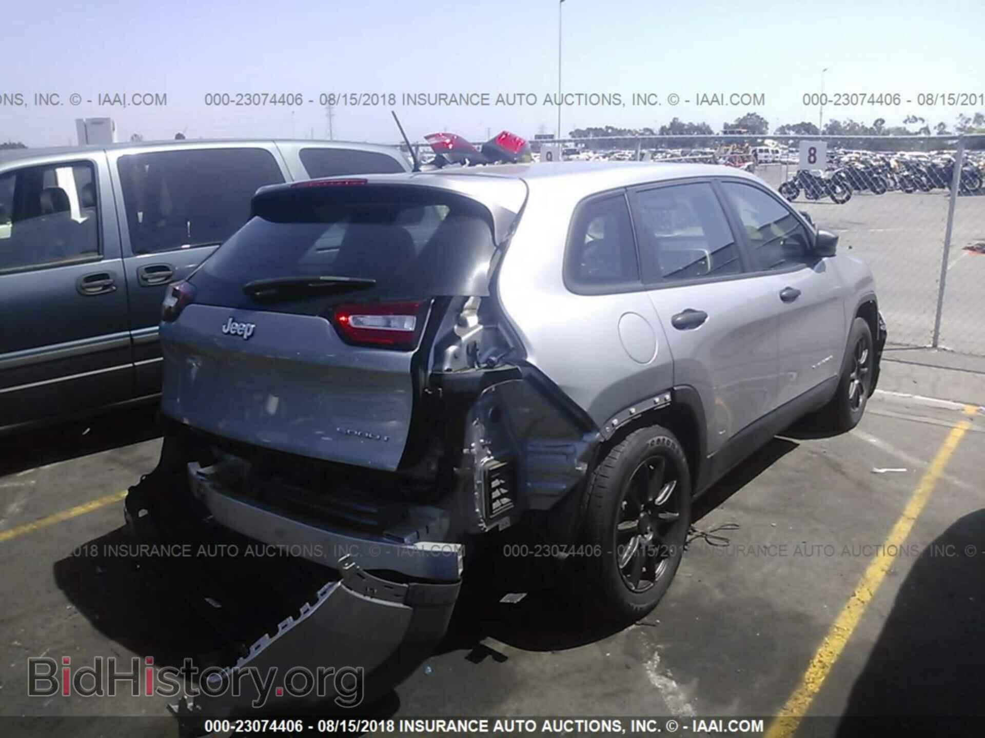2017 Jeep Cherokee - VIN: 1C4PJLAB7HW610208 - Фото 4