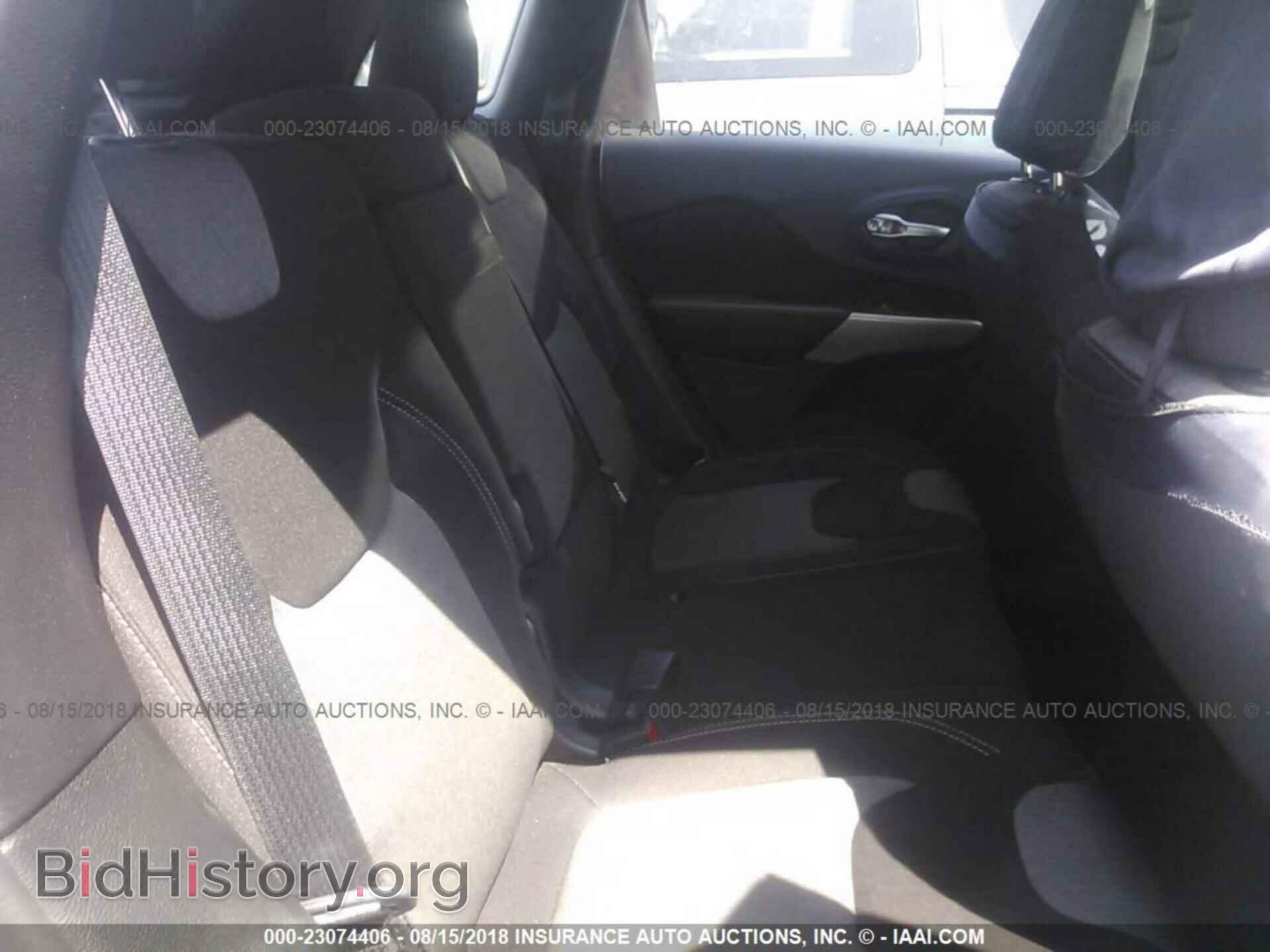 2017 Jeep Cherokee - VIN: 1C4PJLAB7HW610208 - Фото 8