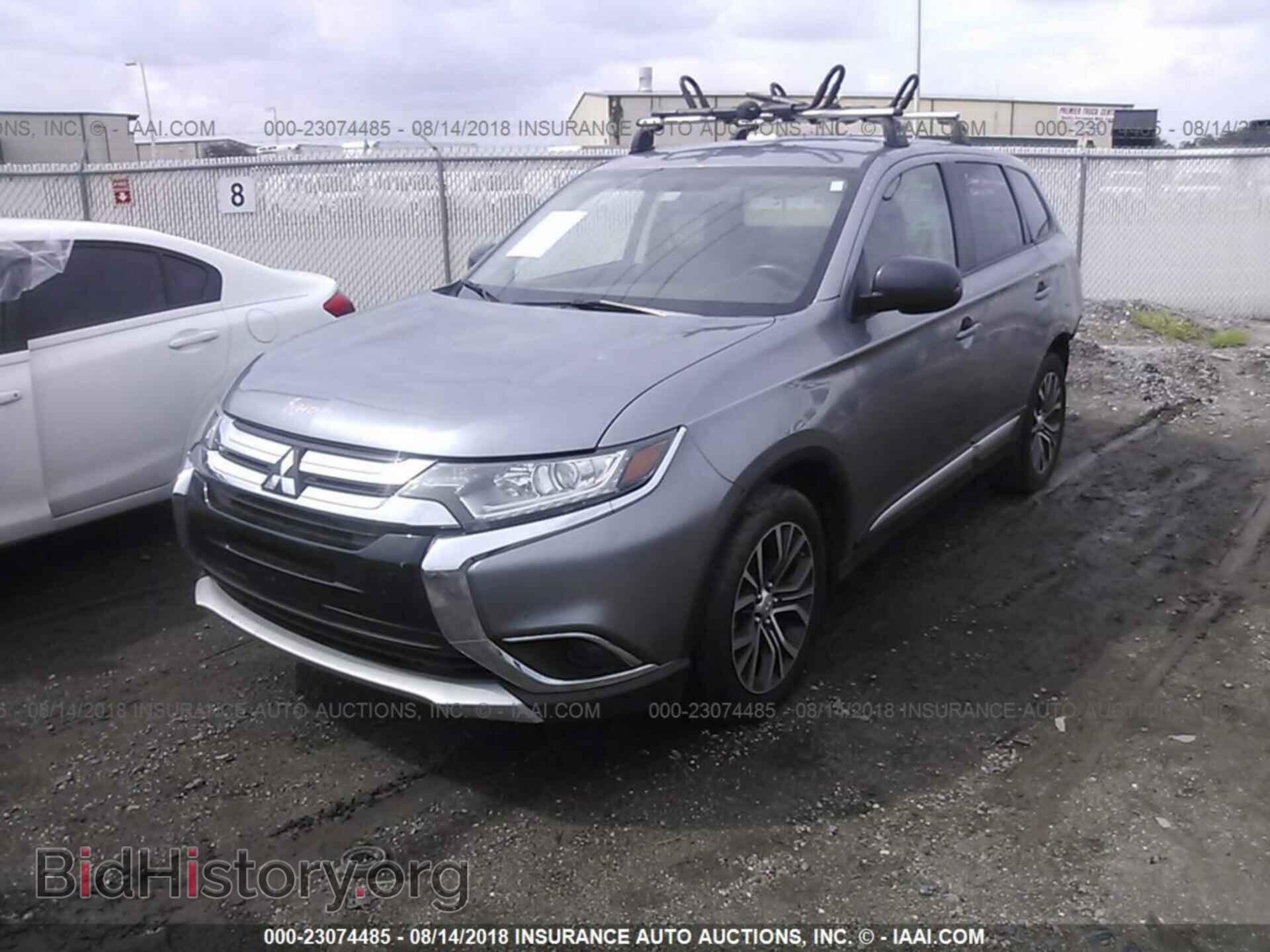 2016 Mitsubishi Outlander - VIN: JA4AD2A32GZ039573 - Фото 2