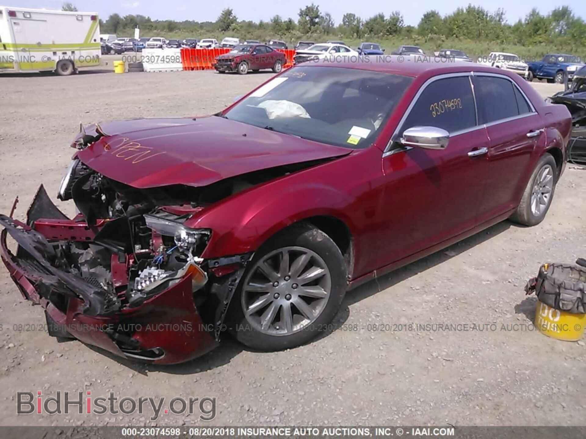 2012 Chrysler 300c - VIN: 2C3CCAET8CH261166 - Фото 2