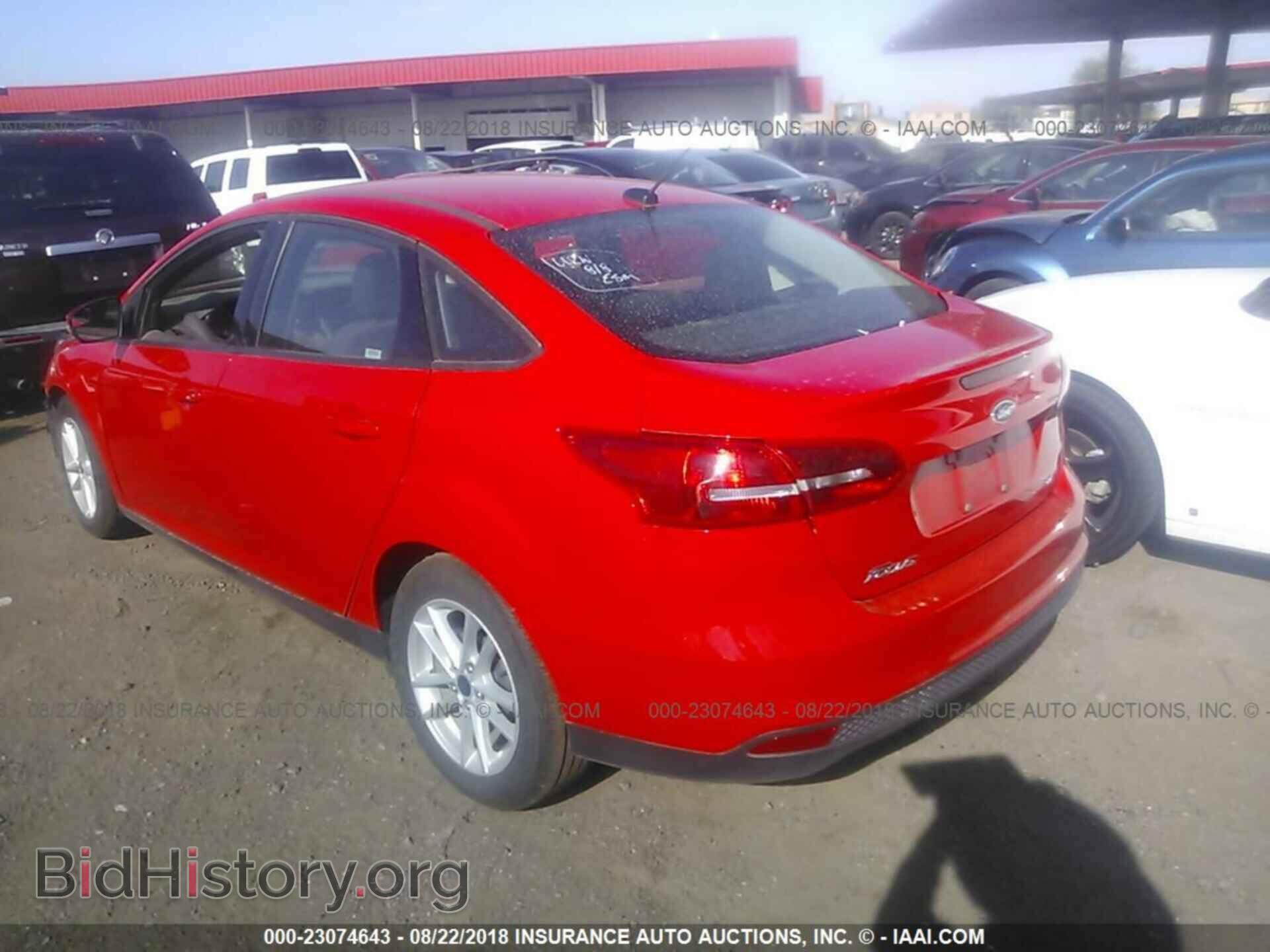 2017 Ford Focus - VIN: 1FADP3F28HL267541 - Photo 3
