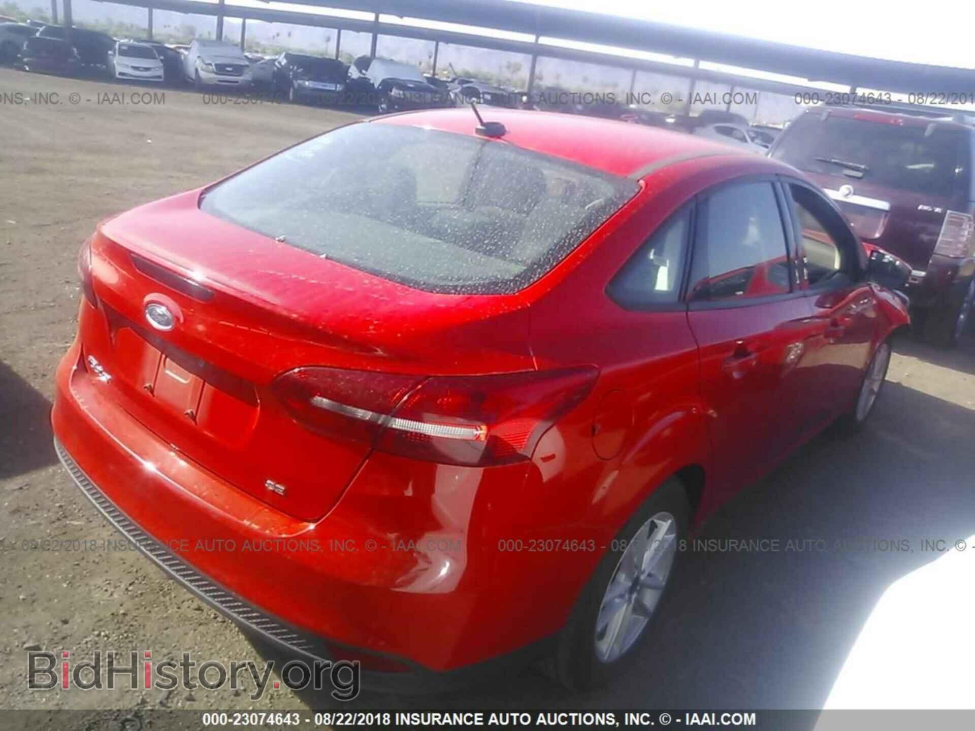 2017 Ford Focus - VIN: 1FADP3F28HL267541 - Photo 4
