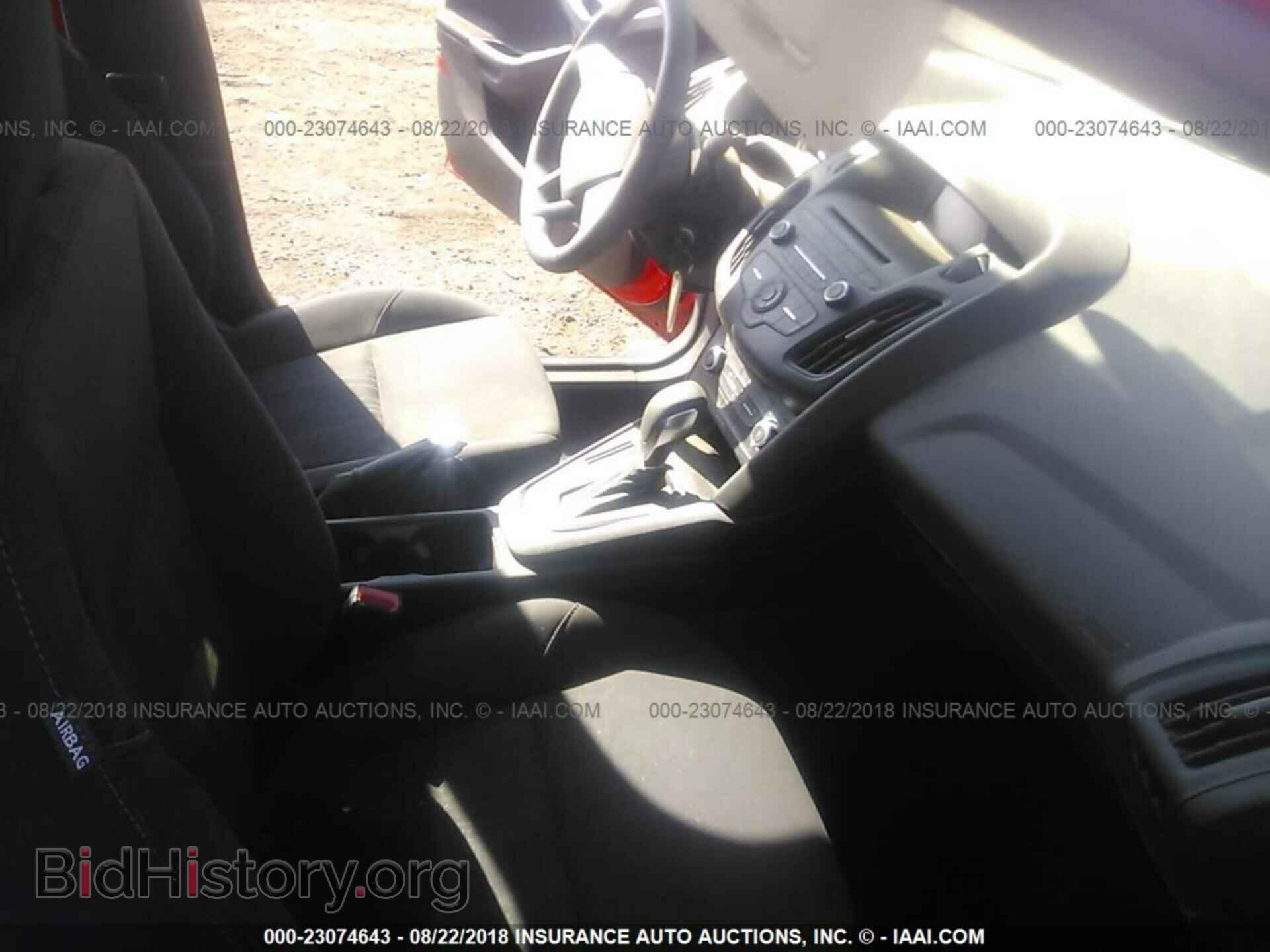 2017 Ford Focus - VIN: 1FADP3F28HL267541 - Photo 5