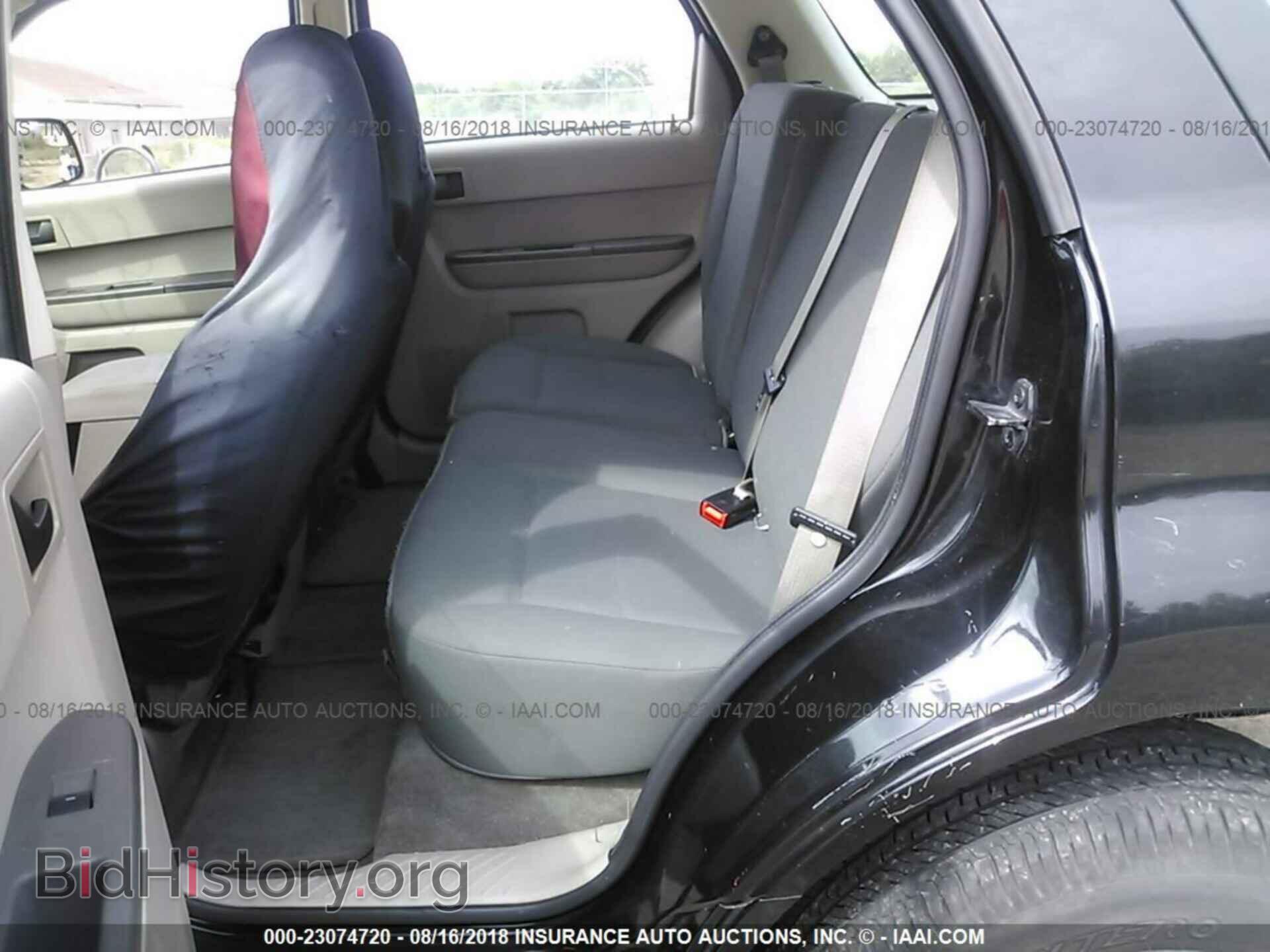 2011 Ford Escape - VIN: 1FMCU0C72BKB12019 - Photo 8