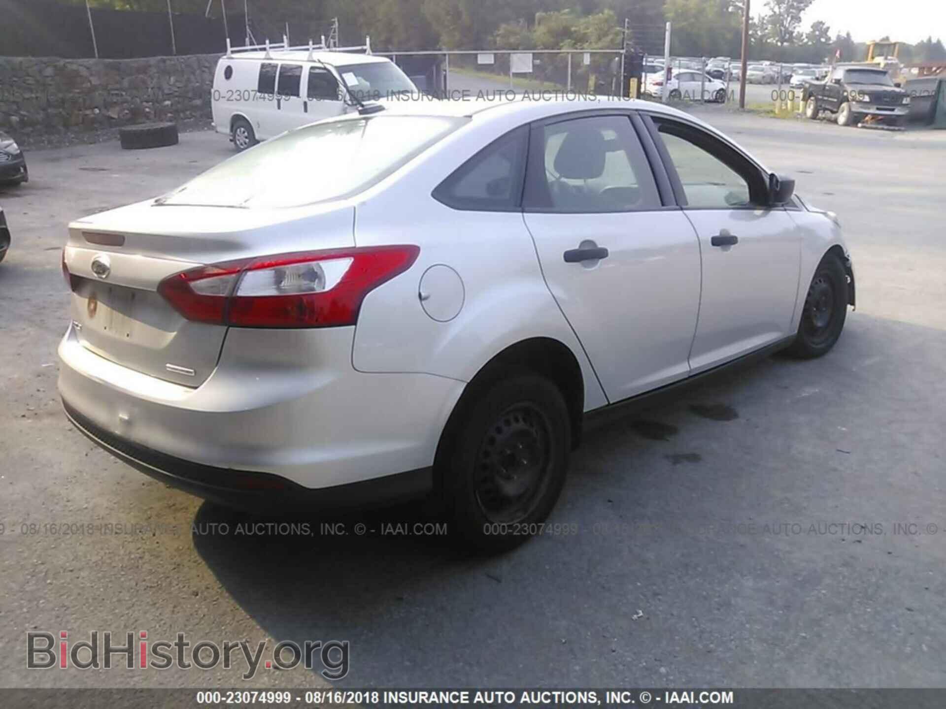 2013 Ford Focus - VIN: 1FADP3E25DL149409 - Photo 4