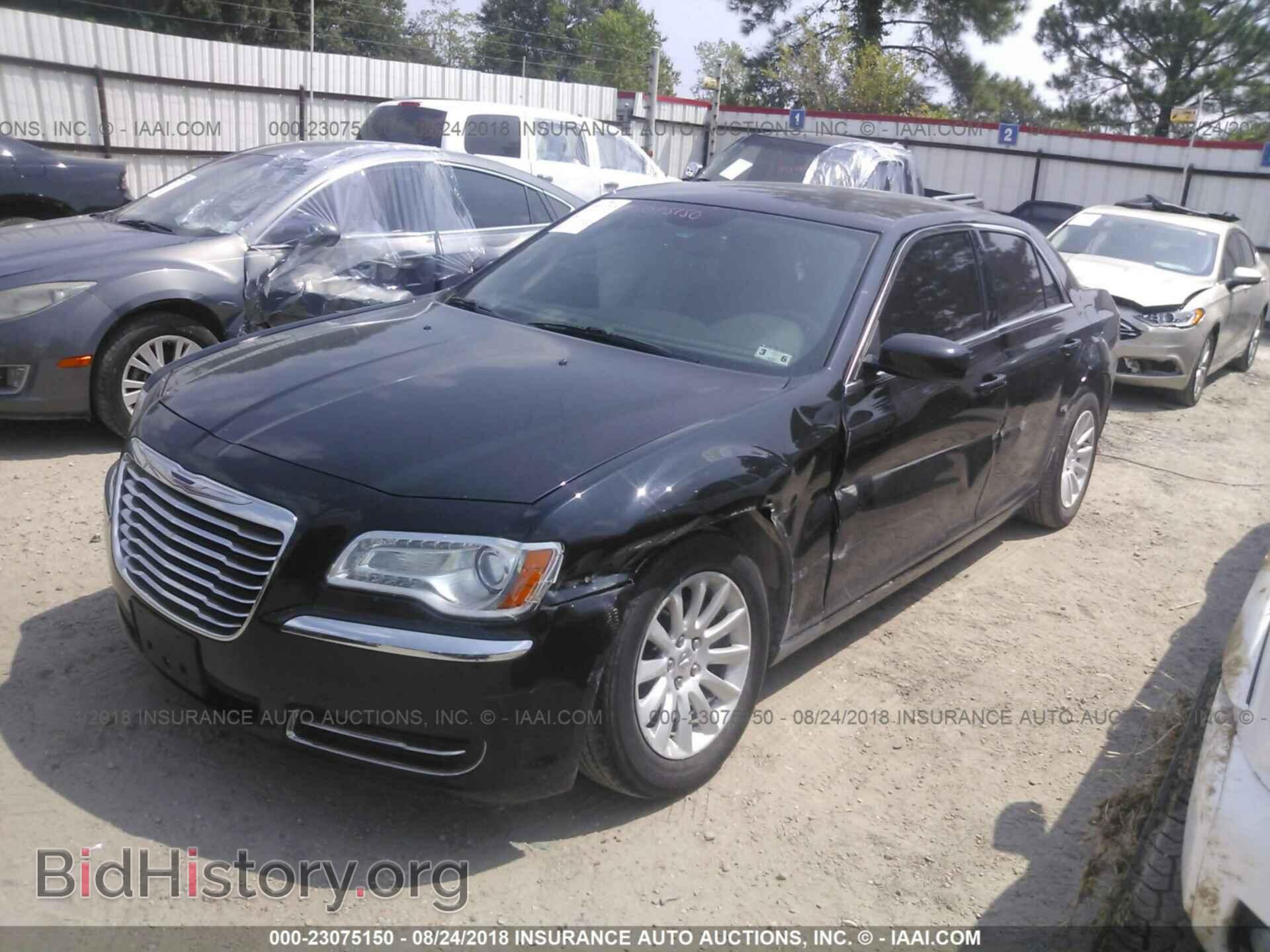 2014 CHRYSLER 300 - VIN: 2C3CCAAG5EH229075 - Фото 2