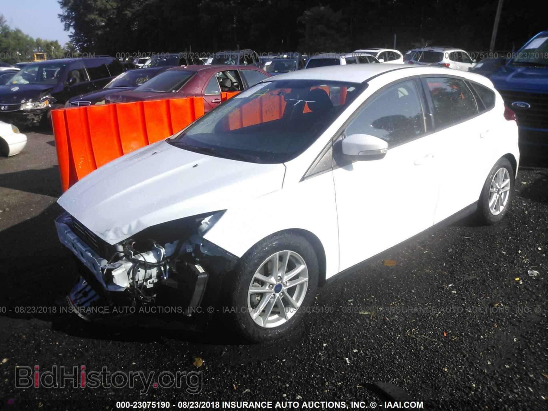 2016 Ford Focus - VIN: 1FADP3K24GL233066 - Photo 2