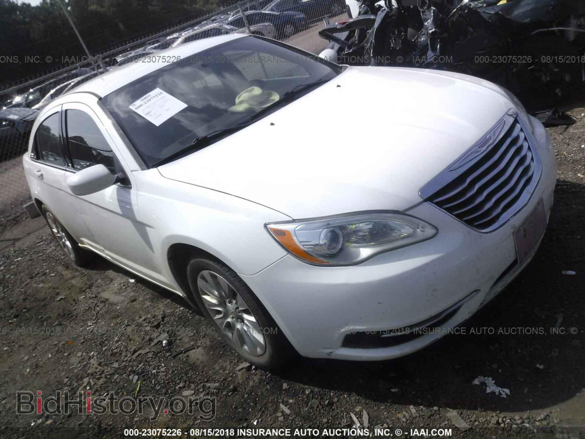 Photo 1C3CCBAB2EN123359 - Chrysler 200 2014