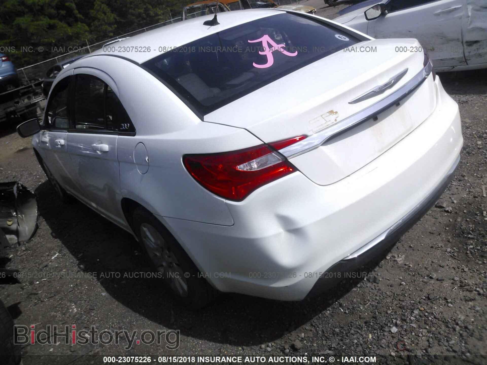 2014 Chrysler 200 - VIN: 1C3CCBAB2EN123359 - Photo 3