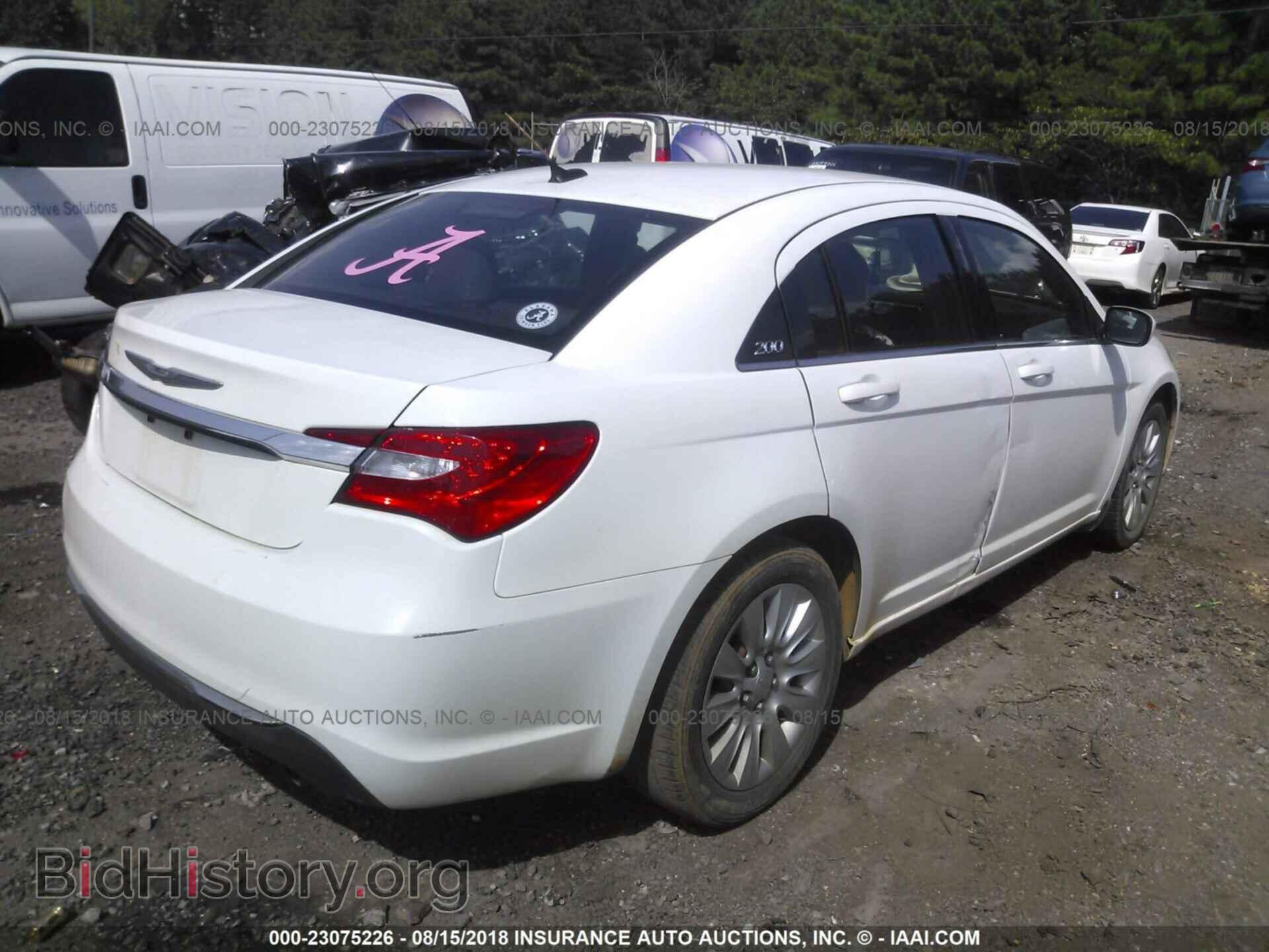 2014 Chrysler 200 - VIN: 1C3CCBAB2EN123359 - Photo 4