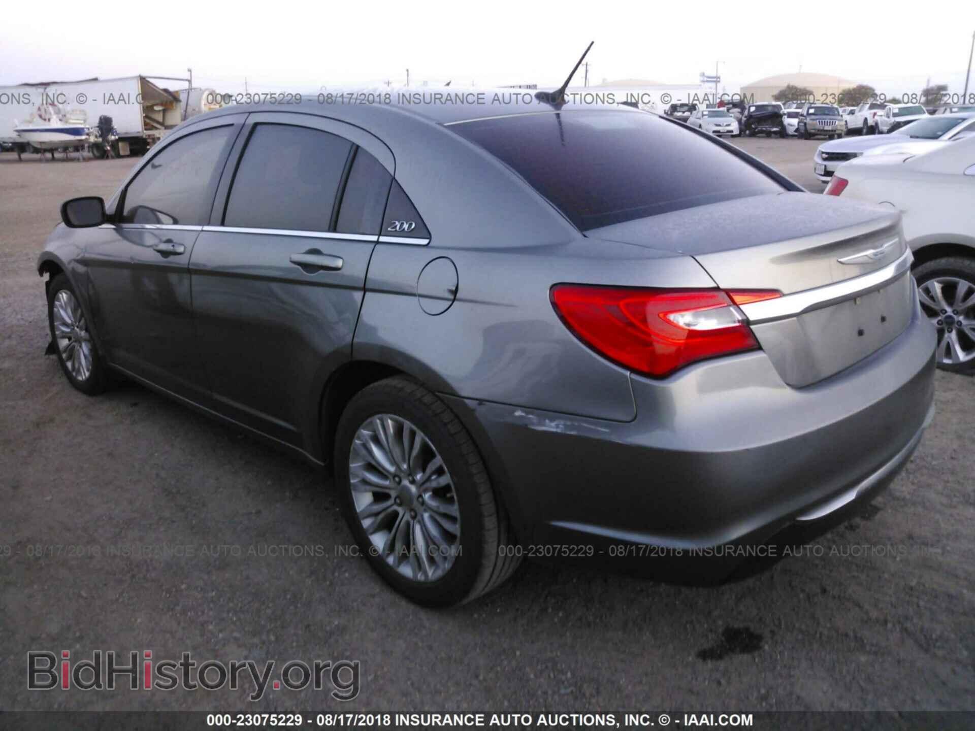 2012 Chrysler 200 - VIN: 1C3CCBAB8CN104666 - Фото 3