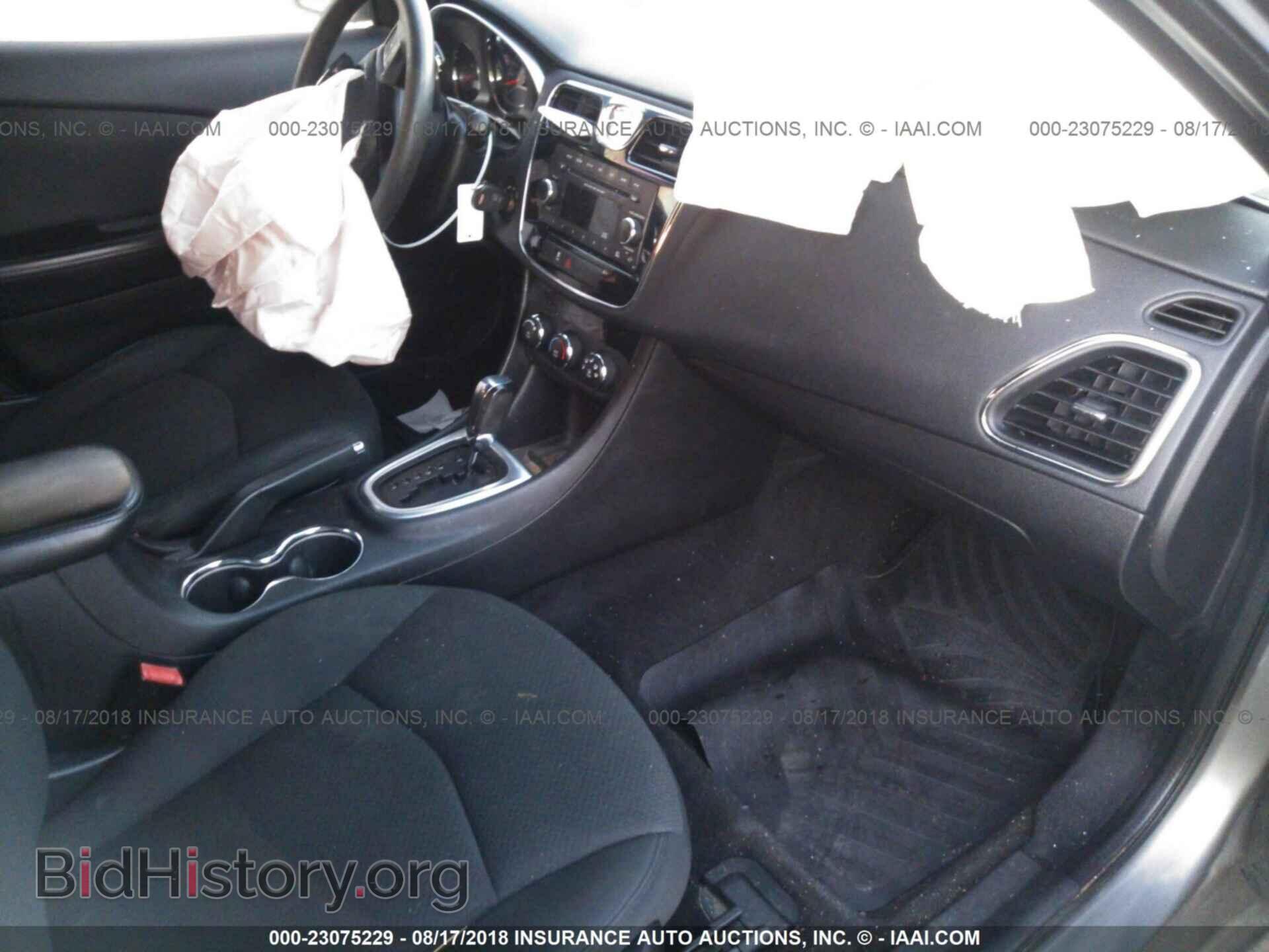 2012 Chrysler 200 - VIN: 1C3CCBAB8CN104666 - Фото 5
