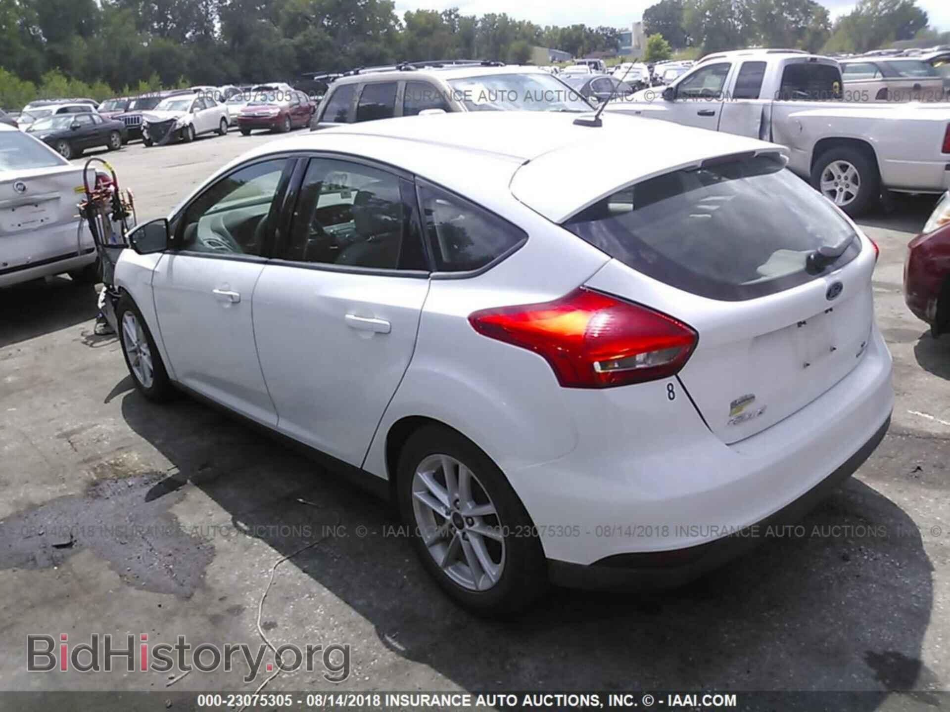 2016 Ford Focus - VIN: 1FADP3K2XGL309003 - Photo 3