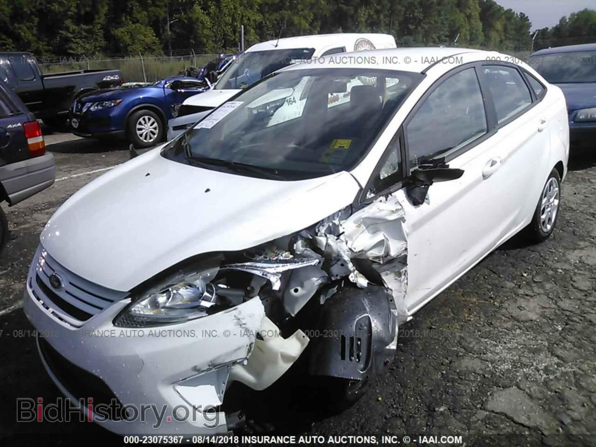 2013 Ford Fiesta - VIN: 3FADP4AJ9DM174881 - Photo 2