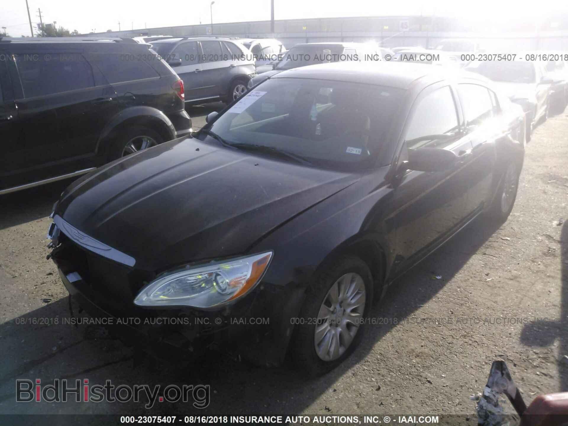 2012 Chrysler 200 - VIN: 1C3CCBAB1CN105299 - Фото 2
