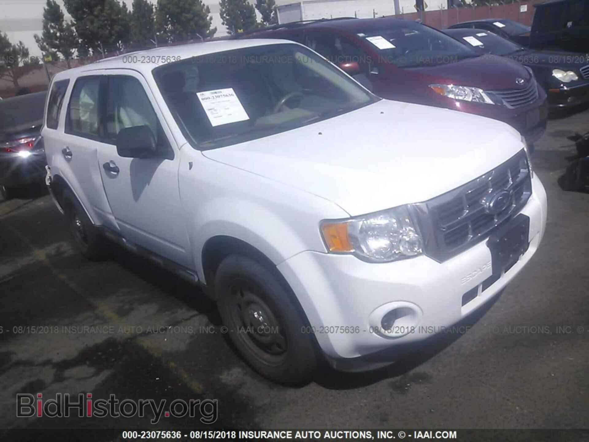 Photo 1FMCU0C71CKA84943 - Ford Escape 2012