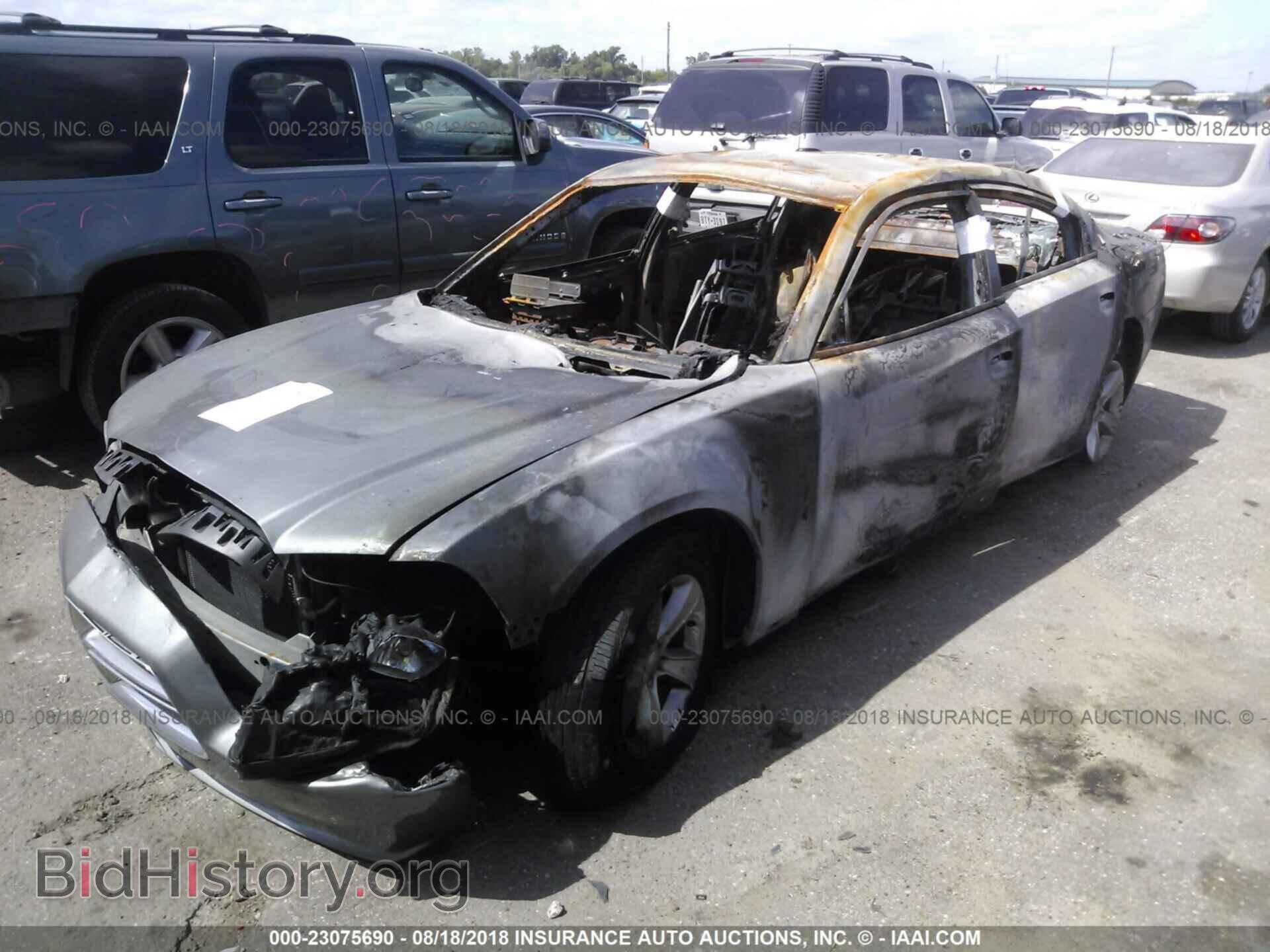 2011 Dodge Charger - VIN: 2B3CL3CG0BH584754 - Фото 2