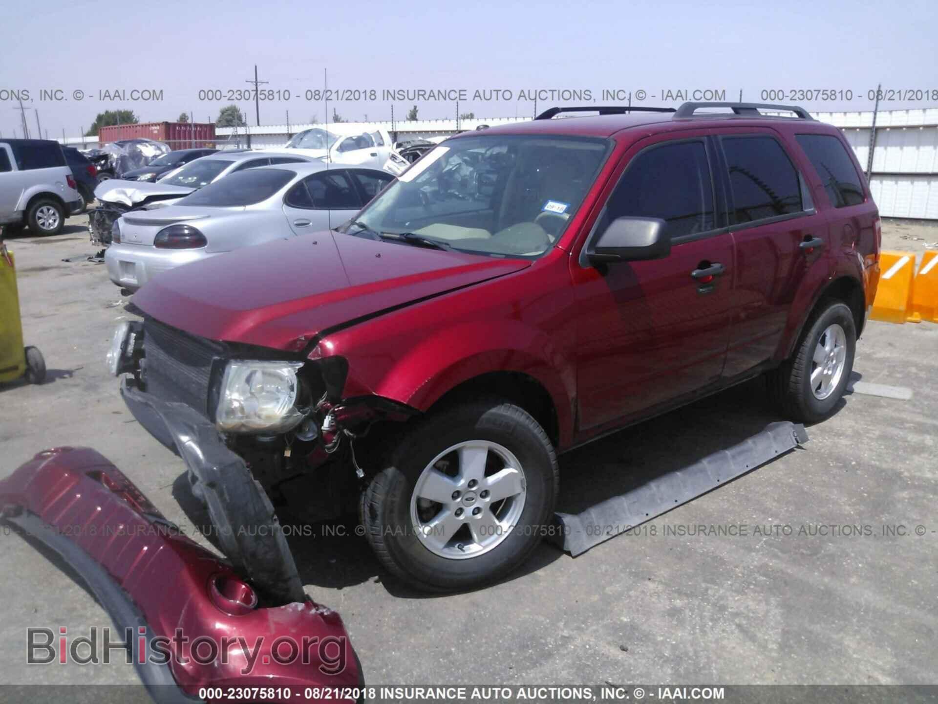 2012 Ford Escape - VIN: 1FMCU0D74CKA75300 - Photo 2