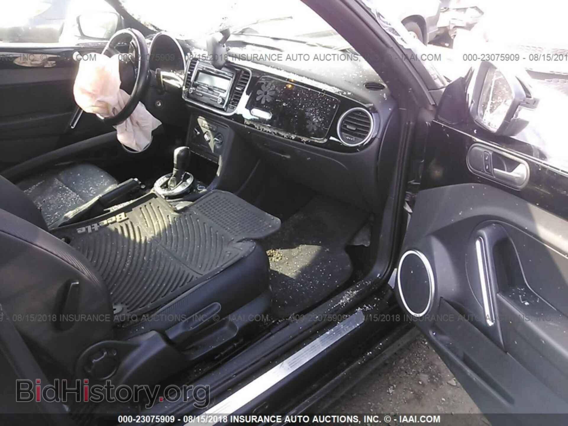 2012 Volkswagen Beetle - VIN: 3VWJP7AT2CM661609 - Фото 5