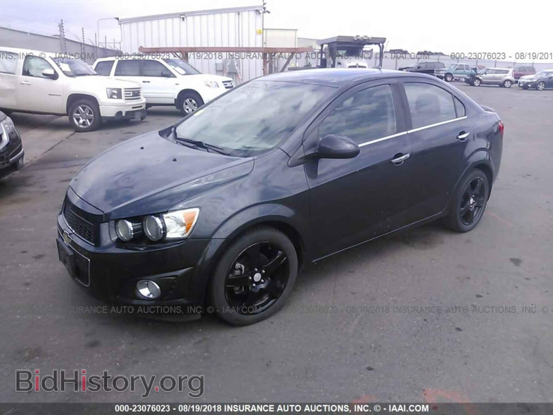 2014 Chevrolet Sonic - VIN: 1G1JE5SB3E4134480 - Фото 2